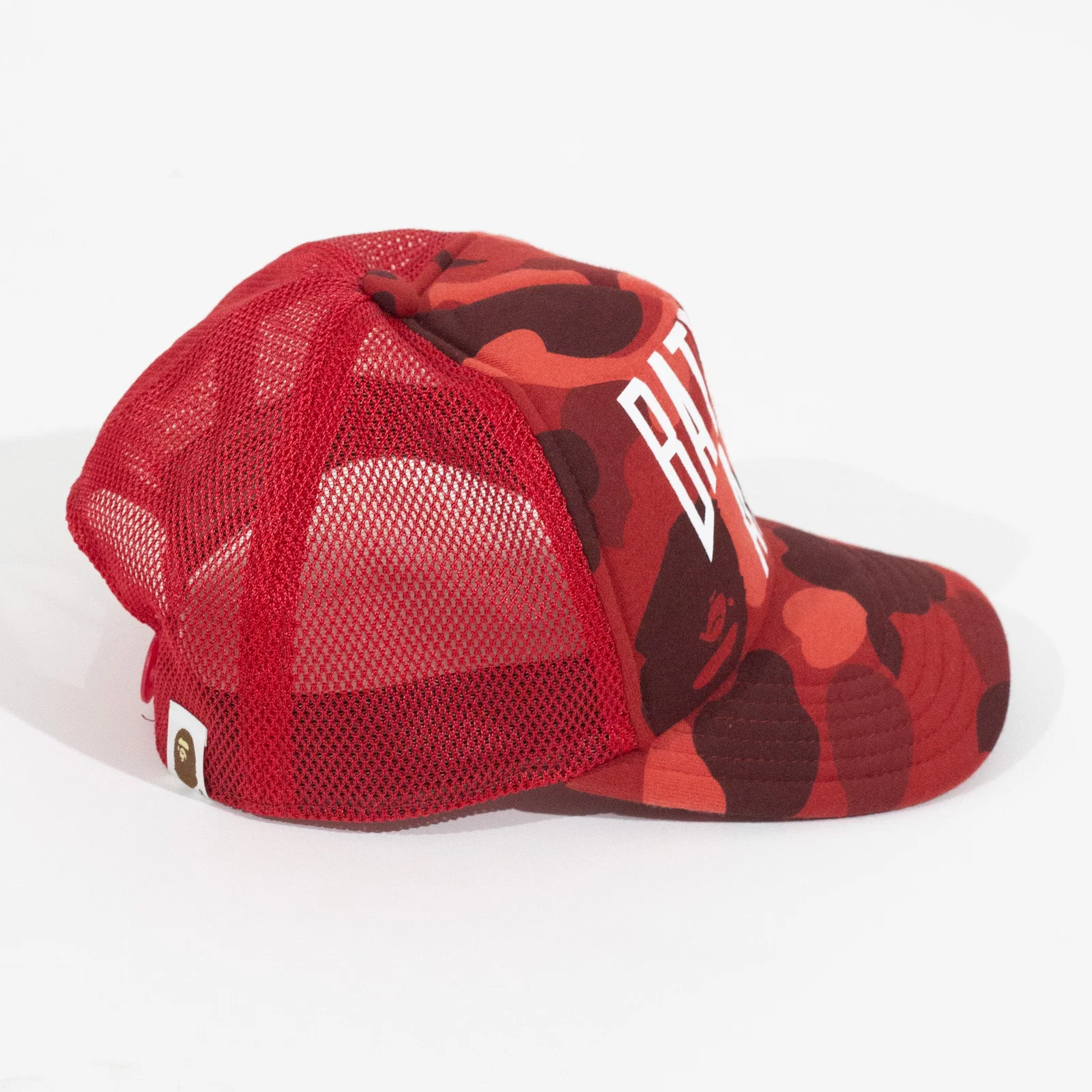 Bone BAPE Camo NYC Trucker Vermelho — foto 4