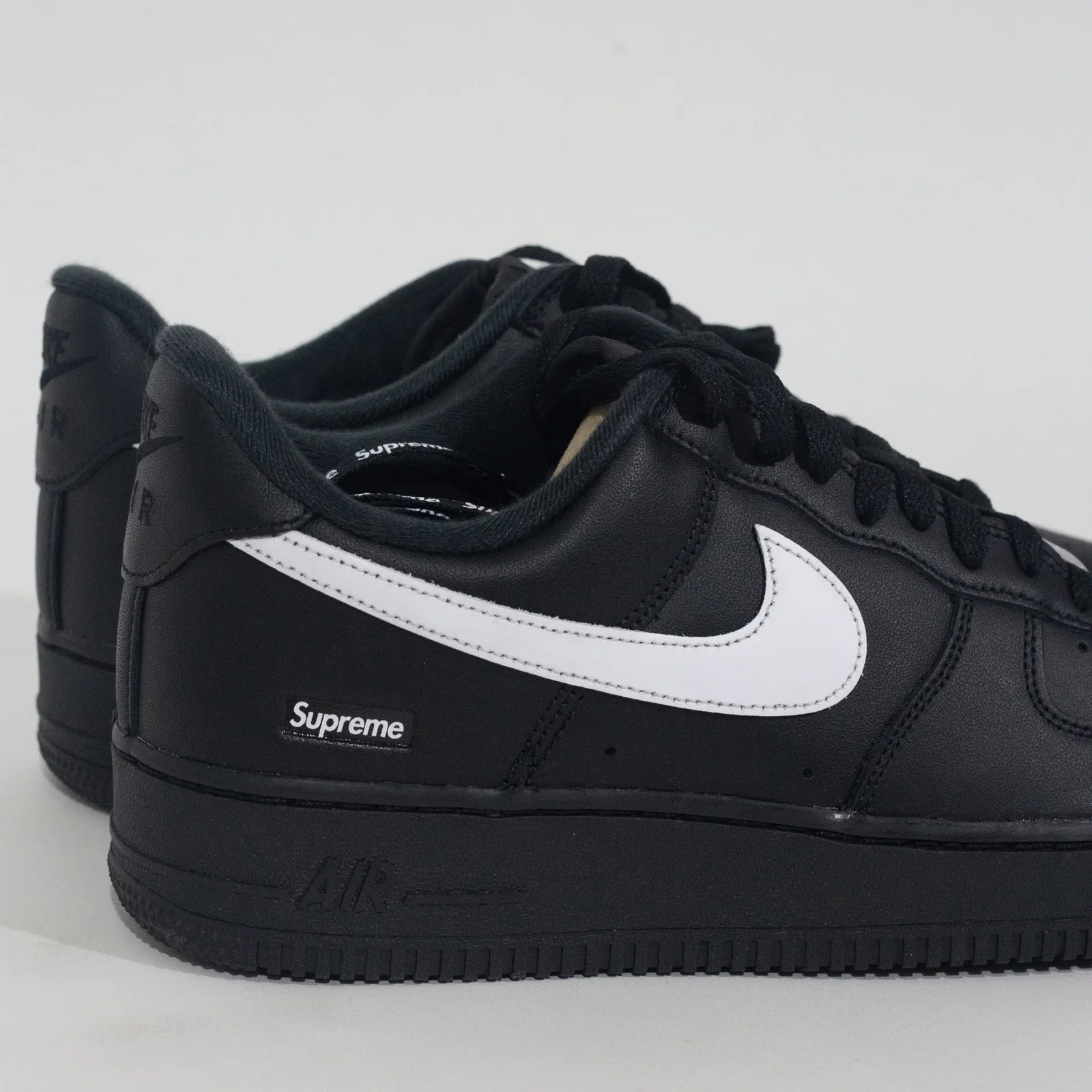 Nike Air Force x Supreme Preto — foto 5