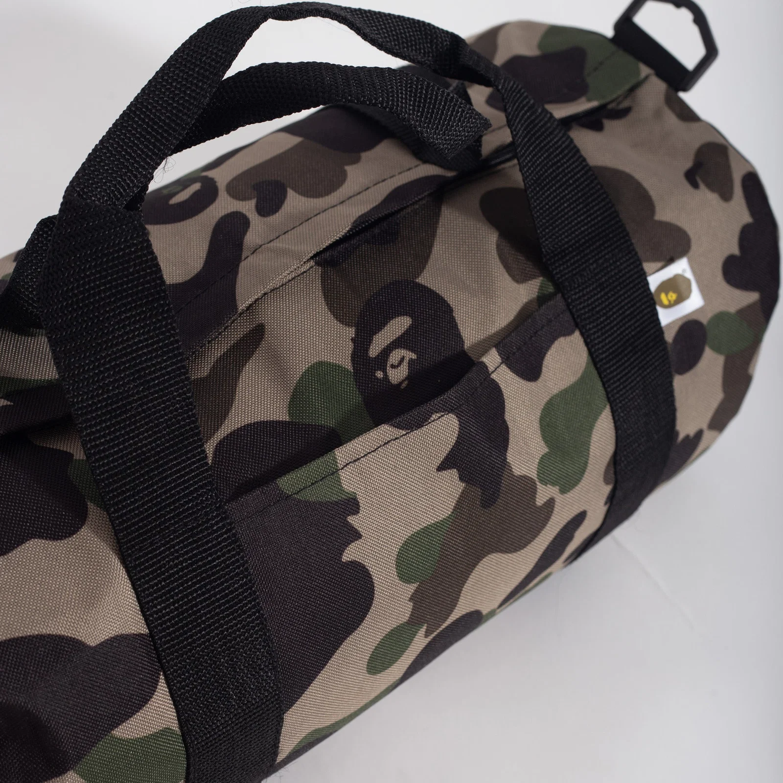 Mini Duffle Bag BAPE Dark Camo — foto 3