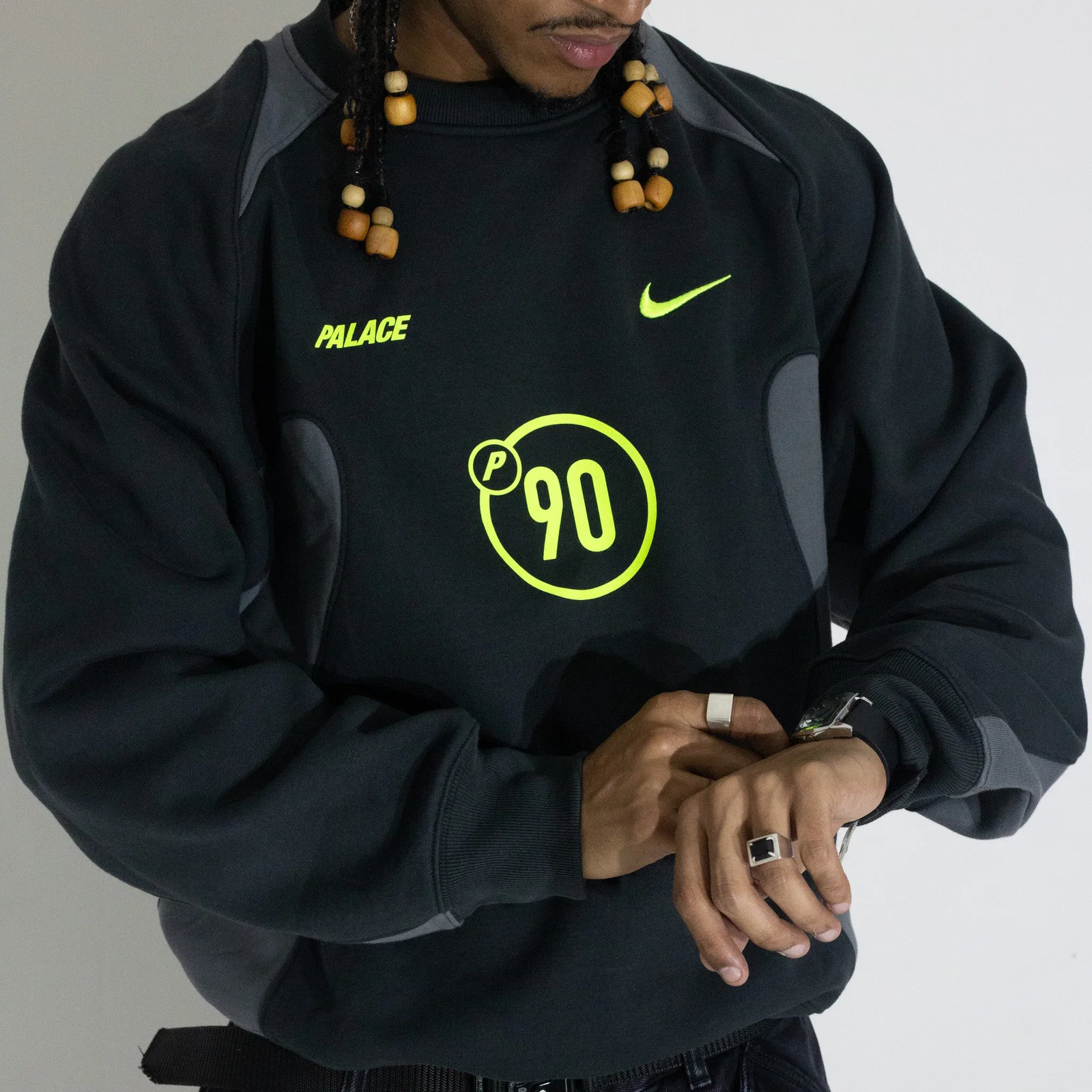 Crewneck Palace Skateboards x Nike - Total 90 ‘P90’ preto — foto 3