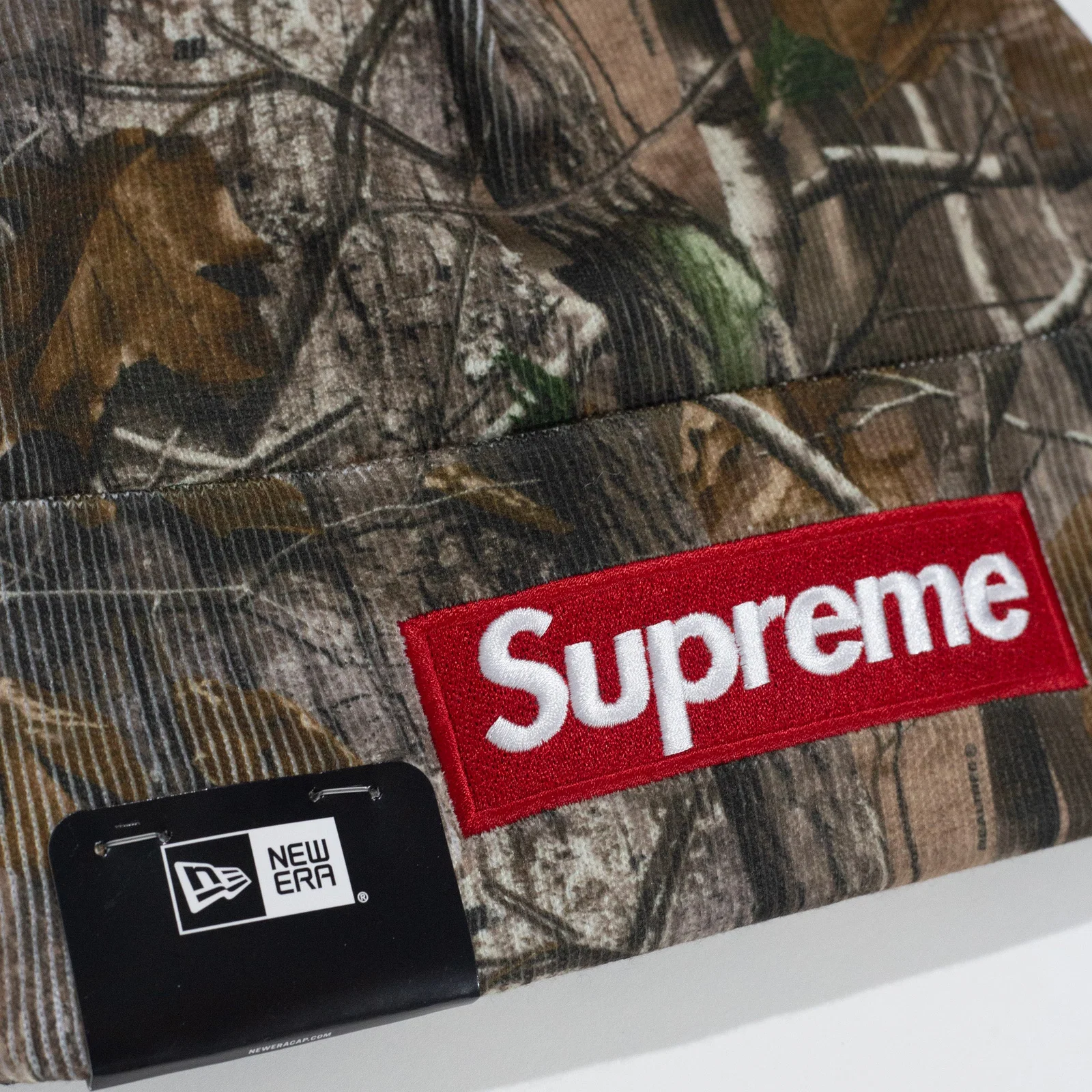 Touca Supreme Box Logo x New Era Camo — foto 2