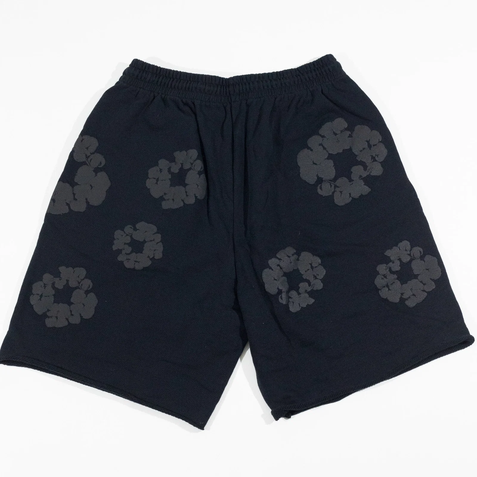 Bermuda Denim Tears Mono Wreath Sweatshorts All Black — foto 2