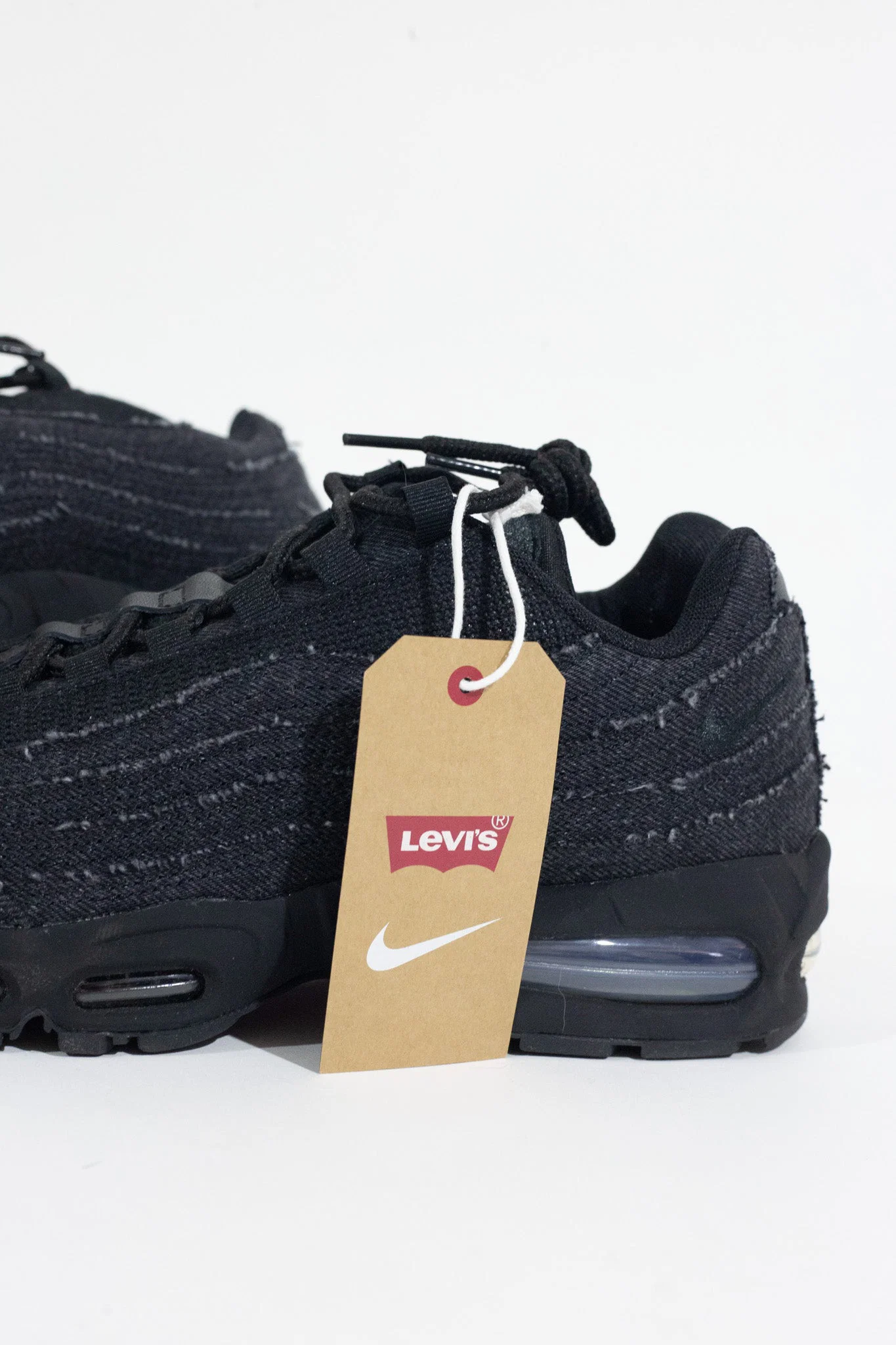 Nike x Levi's - Air Max 95 OG — foto 2