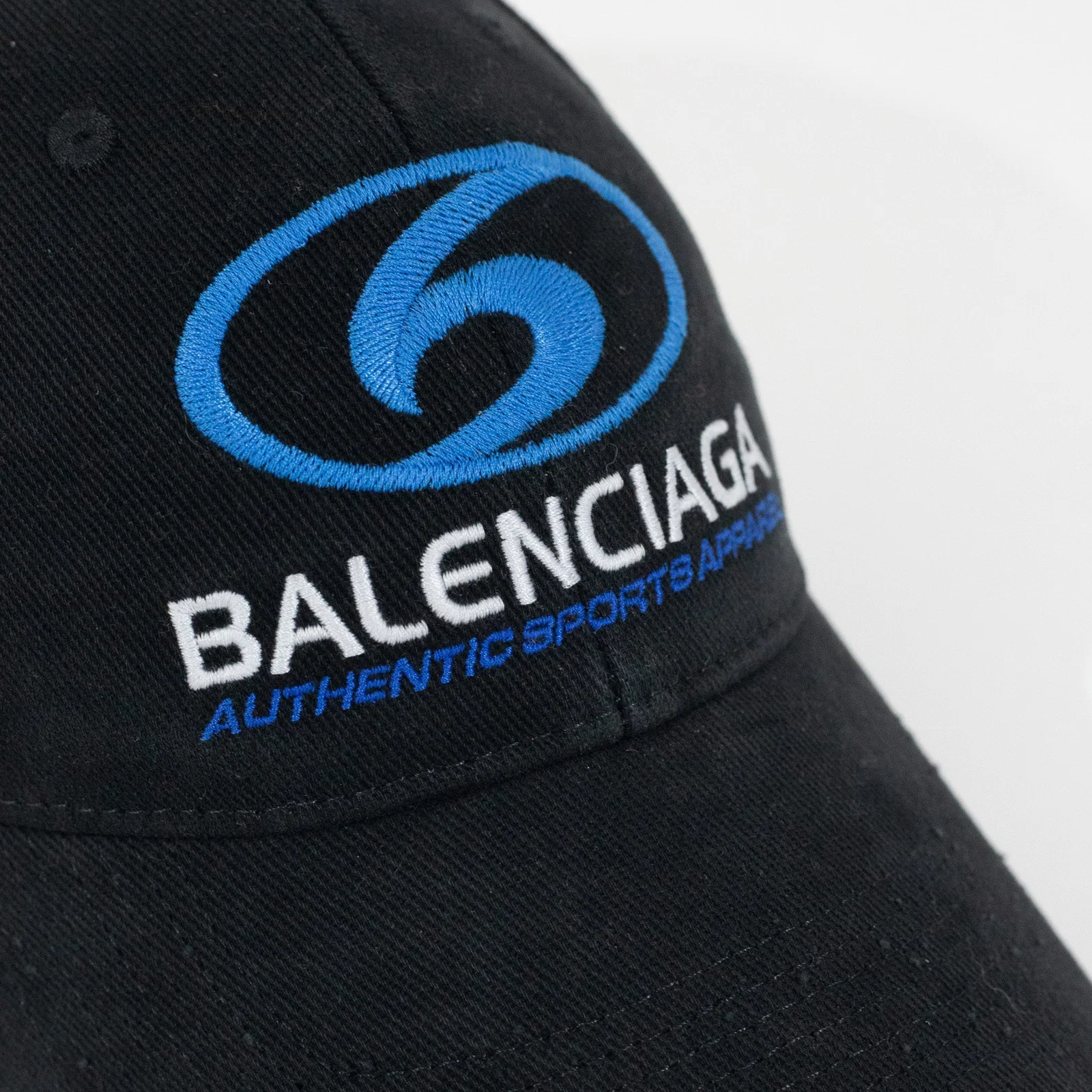 Bone Balenciaga Surfer — foto 3