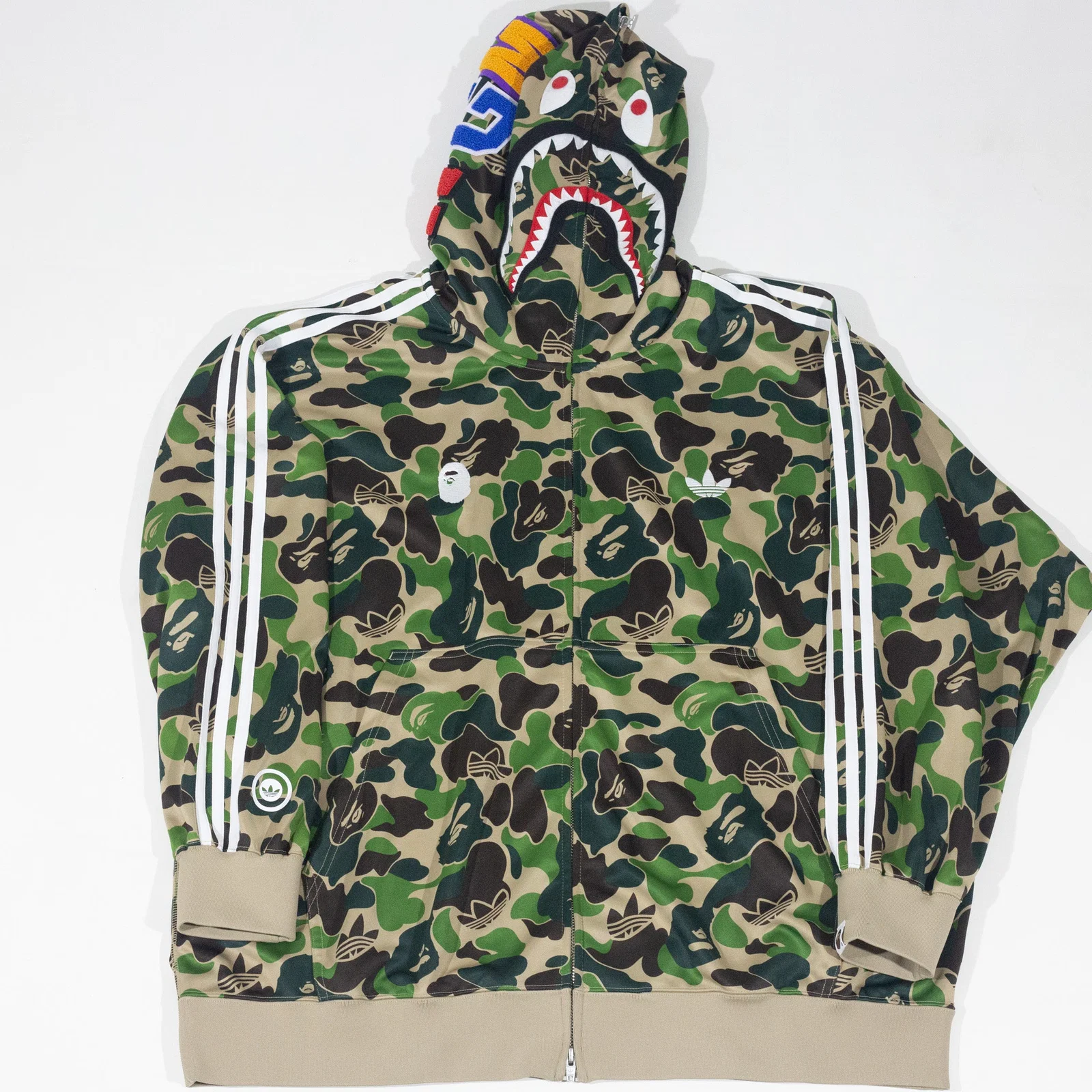 Jaqueta BAPE x Adidas Shark