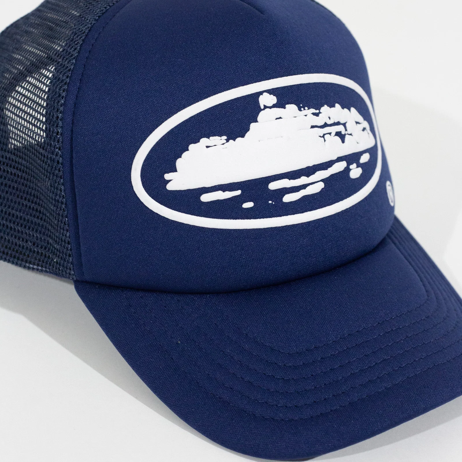 Bone Corteiz Alcatraz Puff Print Trucket Azul Marinho — foto 2