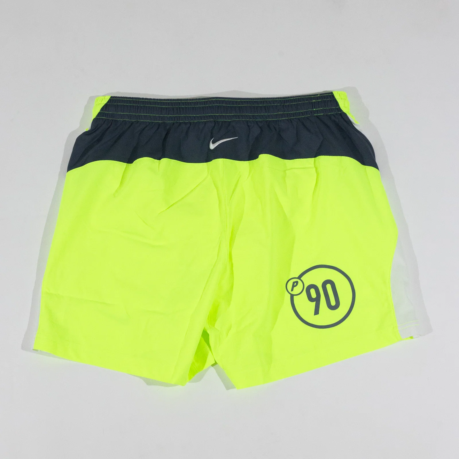 Bermuda Palace Skateboards x Nike - Total 90 ‘P90’ volt — foto 3