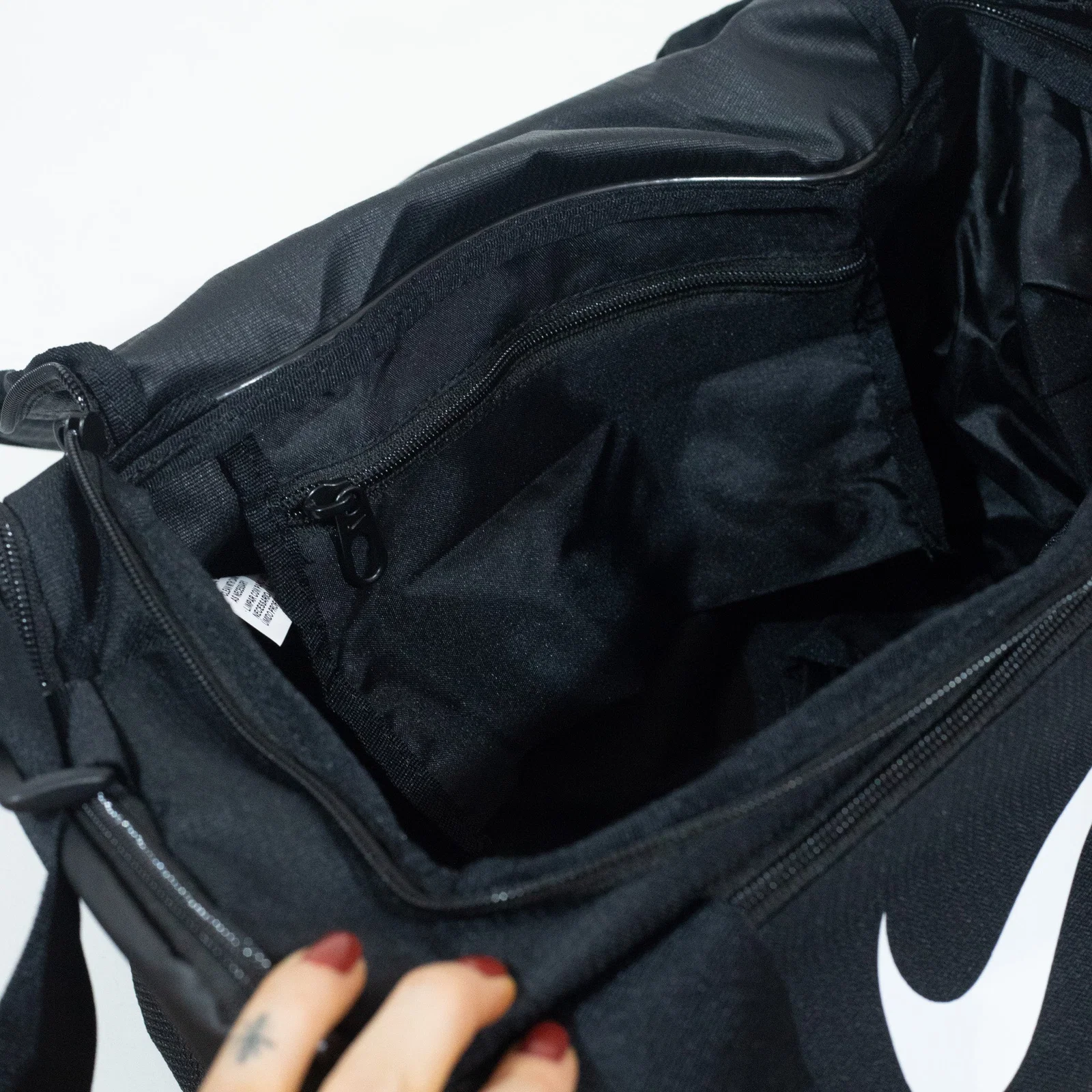 Bolsa Nike Brasilia Unissex 25 Litros em fundo neutro. — foto 2