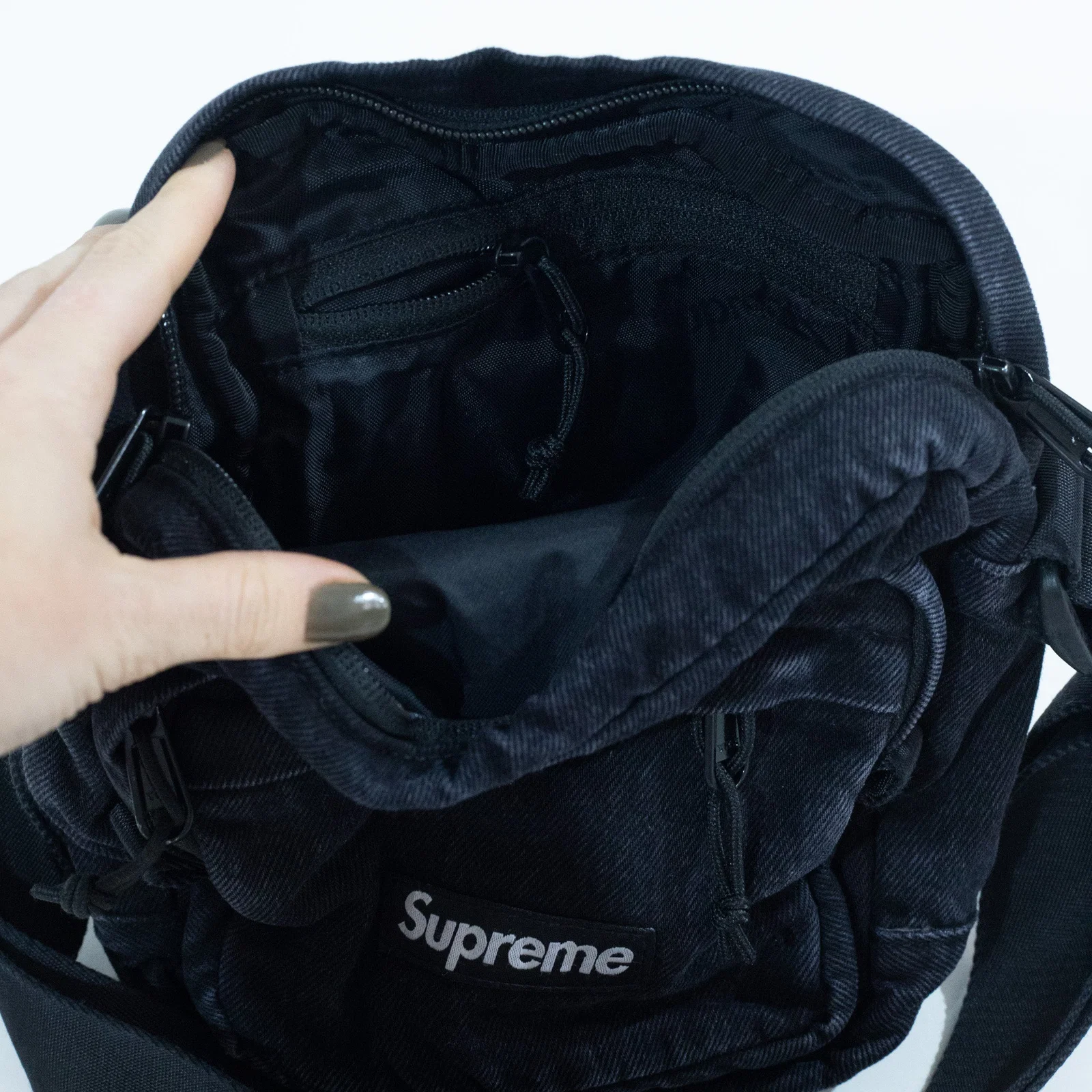 Shoulder Bag Supreme Denim Preta — foto 4
