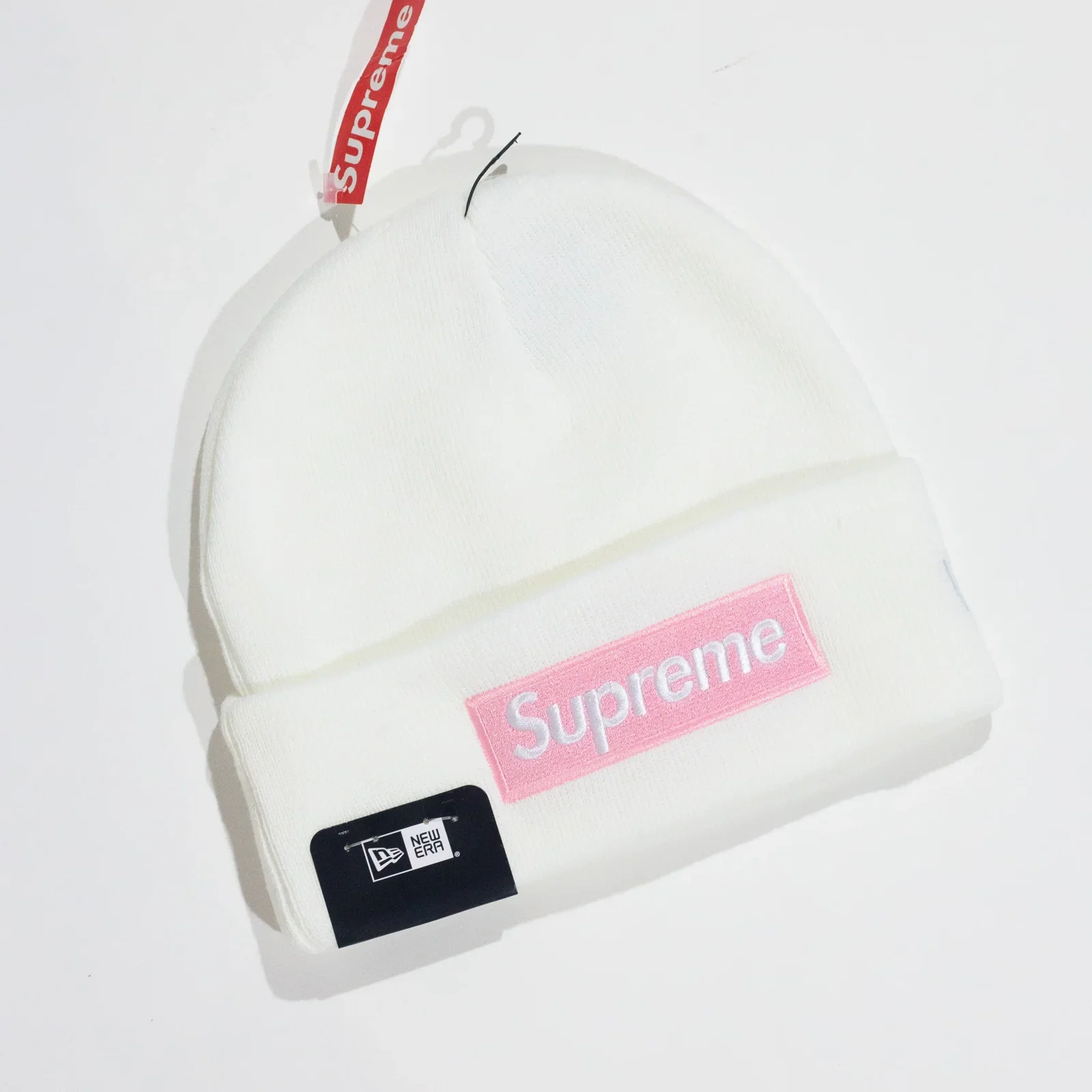 Touca Supreme Box Logo x New Era Branca