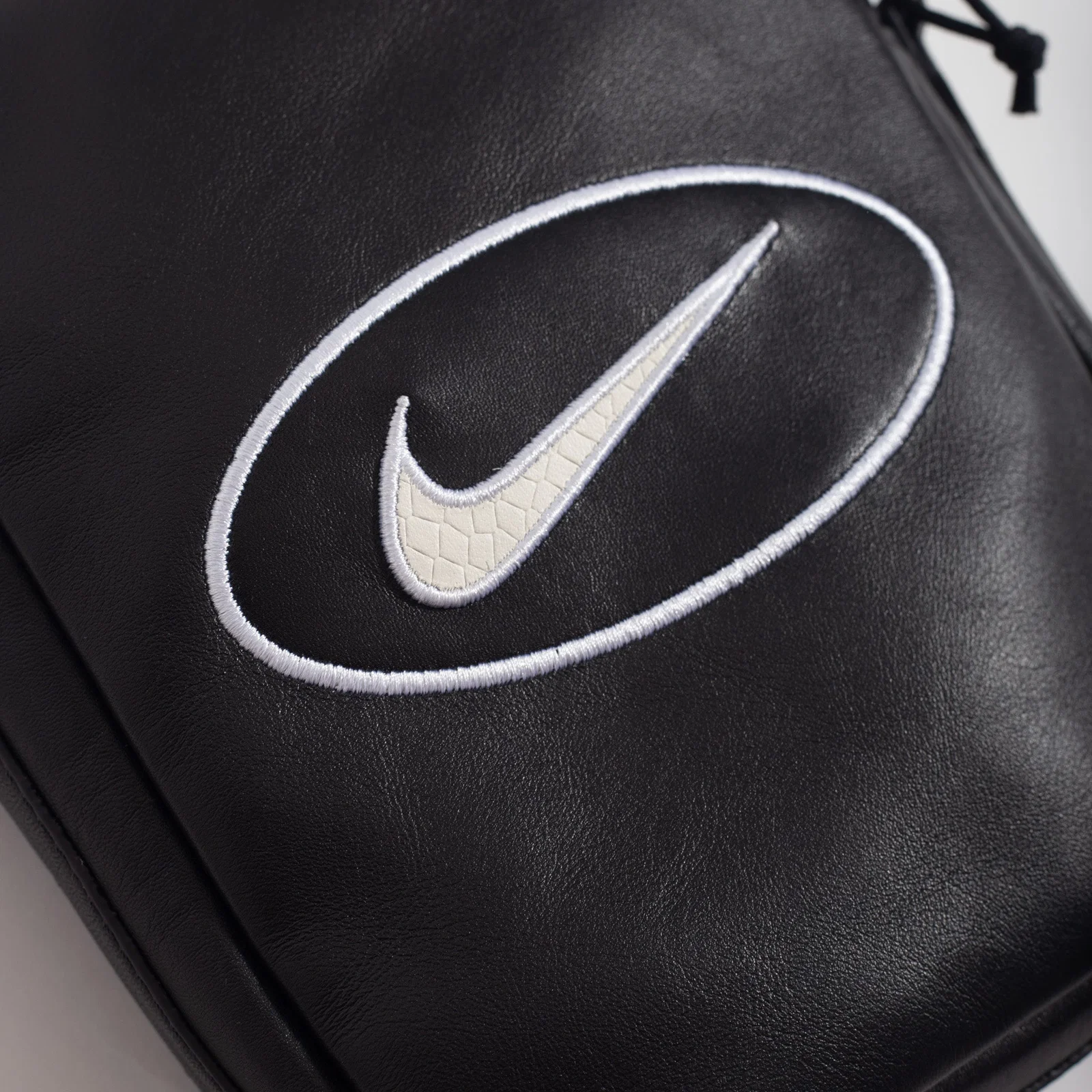 Shoulder Bag Nike x Supreme Preta — foto 4