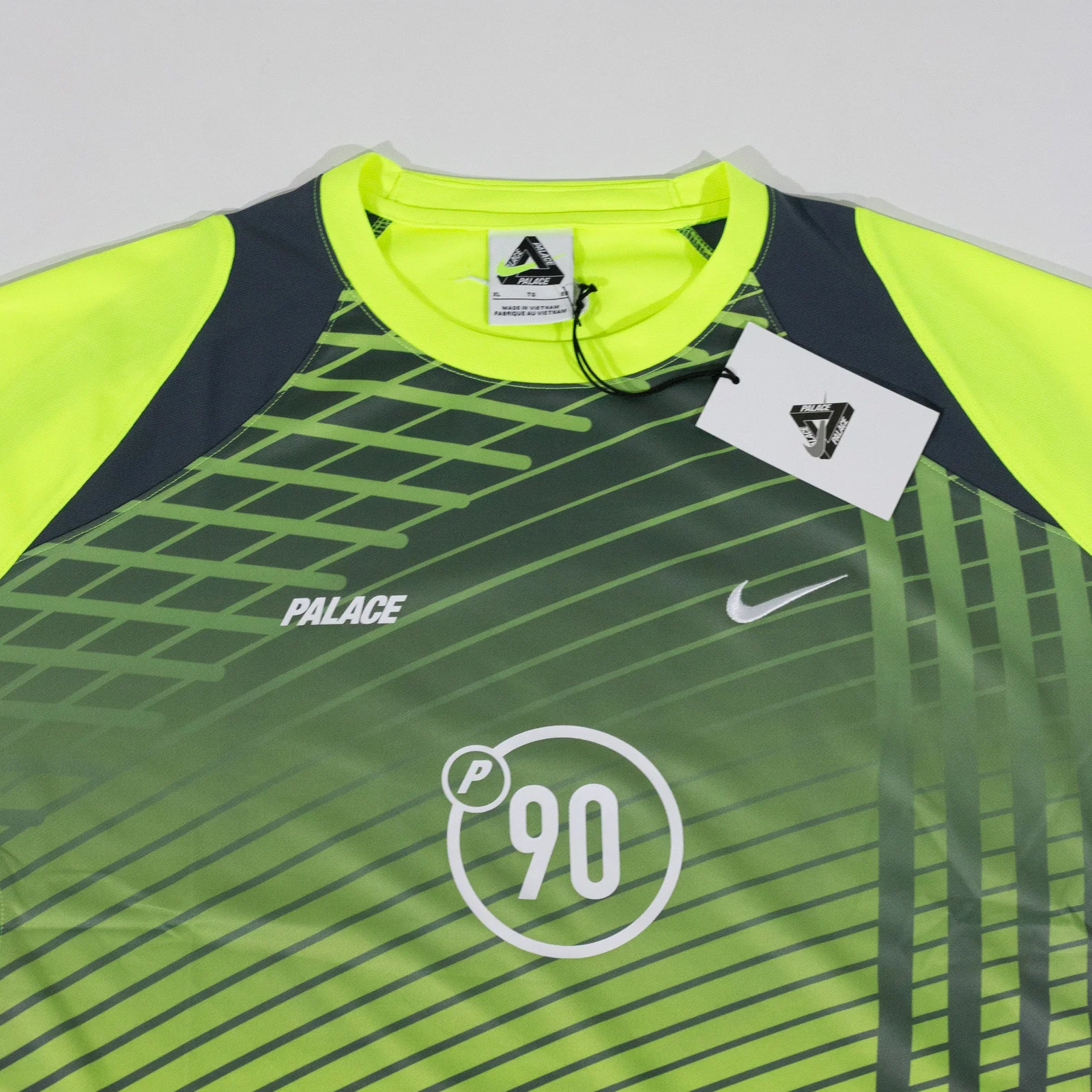 Jersey Palace Skateboards x Nike - Total 90 'P90' Volt — foto 2