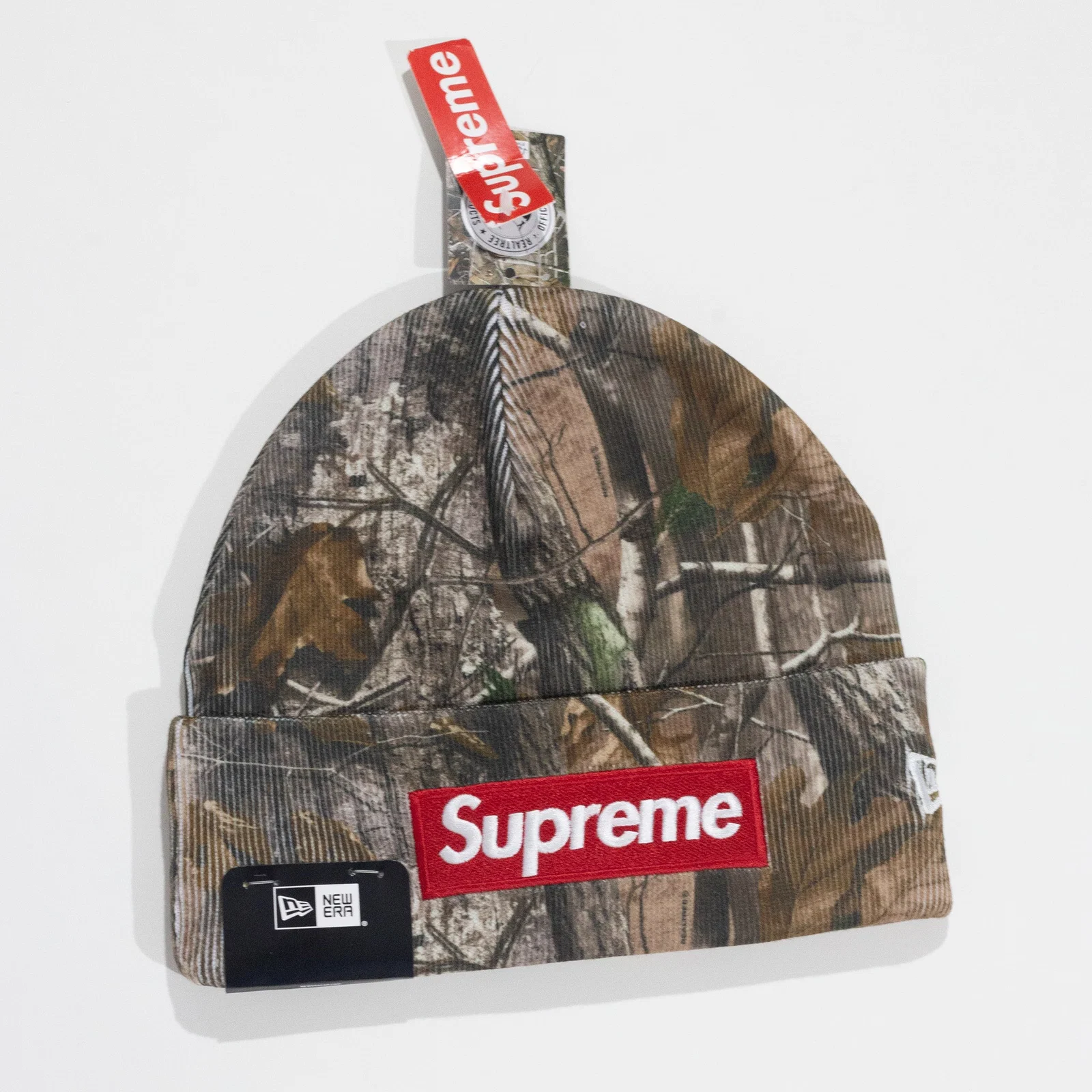 Touca Supreme Box Logo x New Era Camo