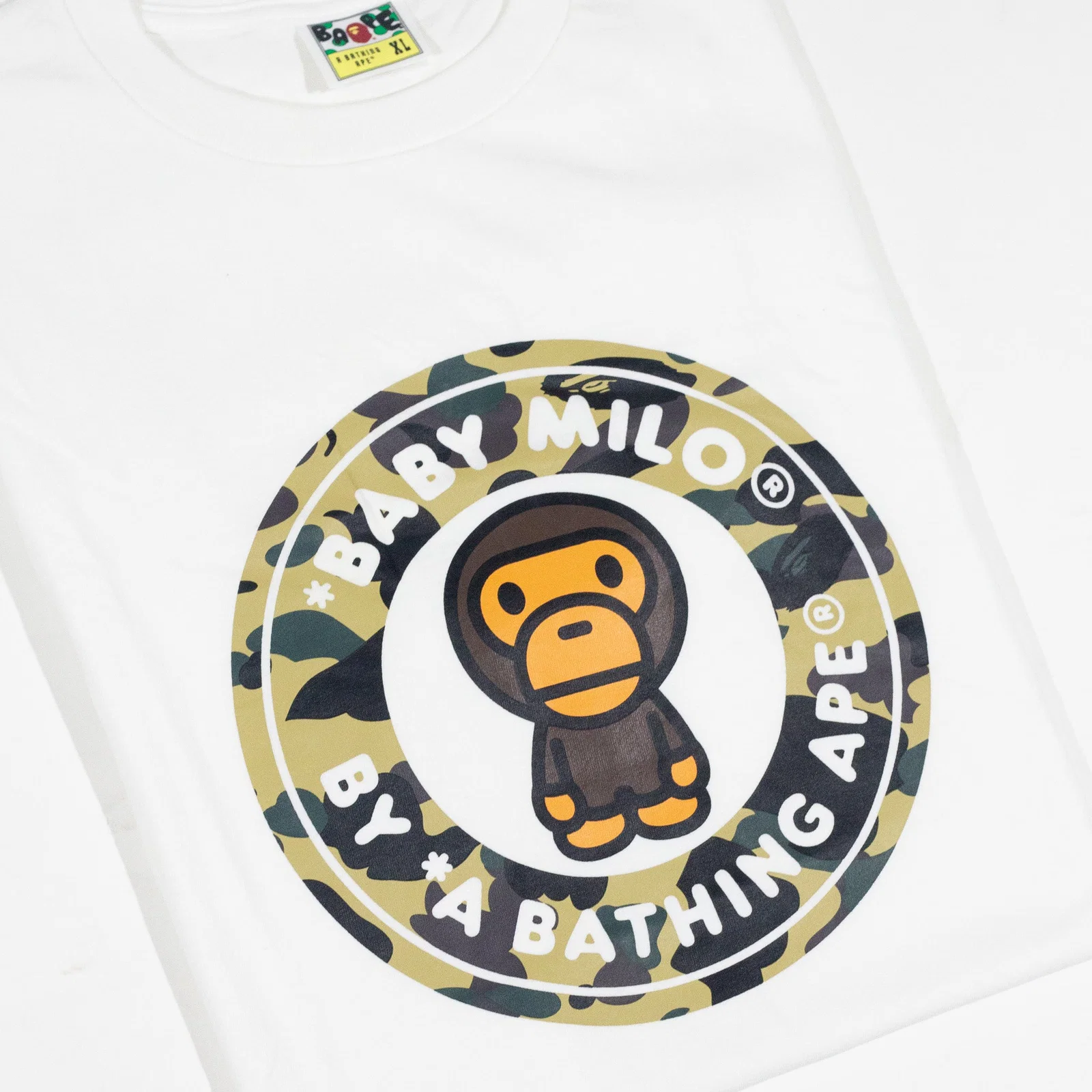 Camiseta BAPE Camoilo Busy Works Branca e Amarelo — foto 2