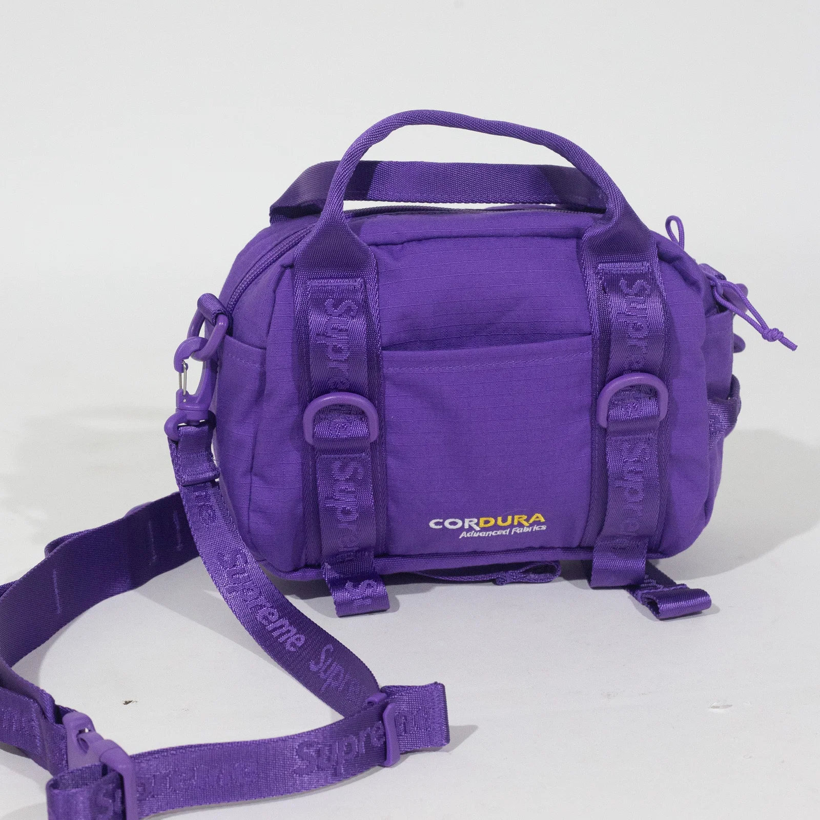 Mini Duffle Bag Supreme Cordura Roxa SS26 — foto 2