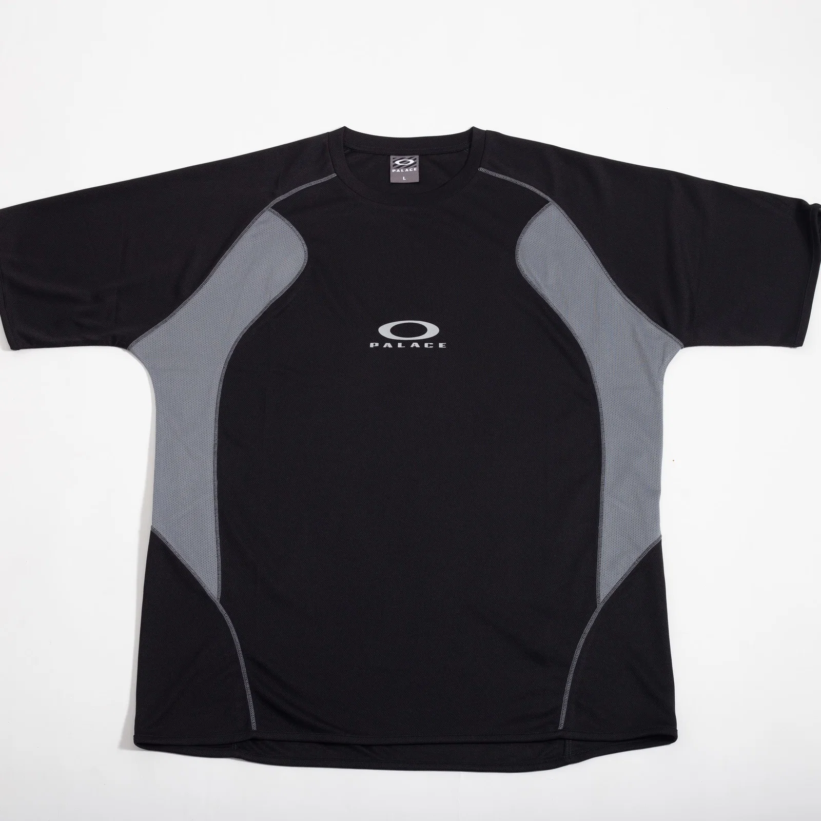 Jersey Palace x Oakley Preta — foto 3