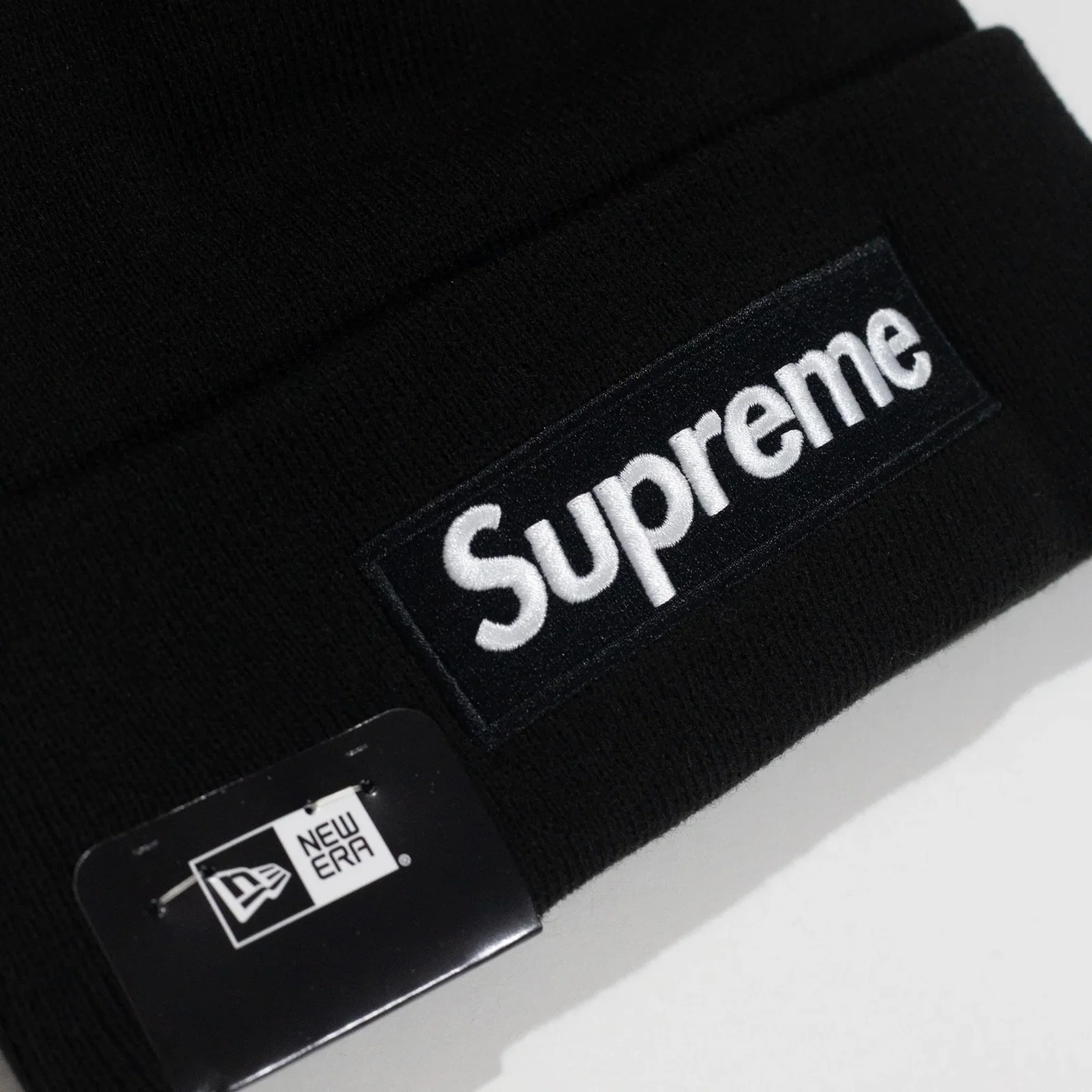 Touca Supreme Box Logo x New Era Black — foto 2