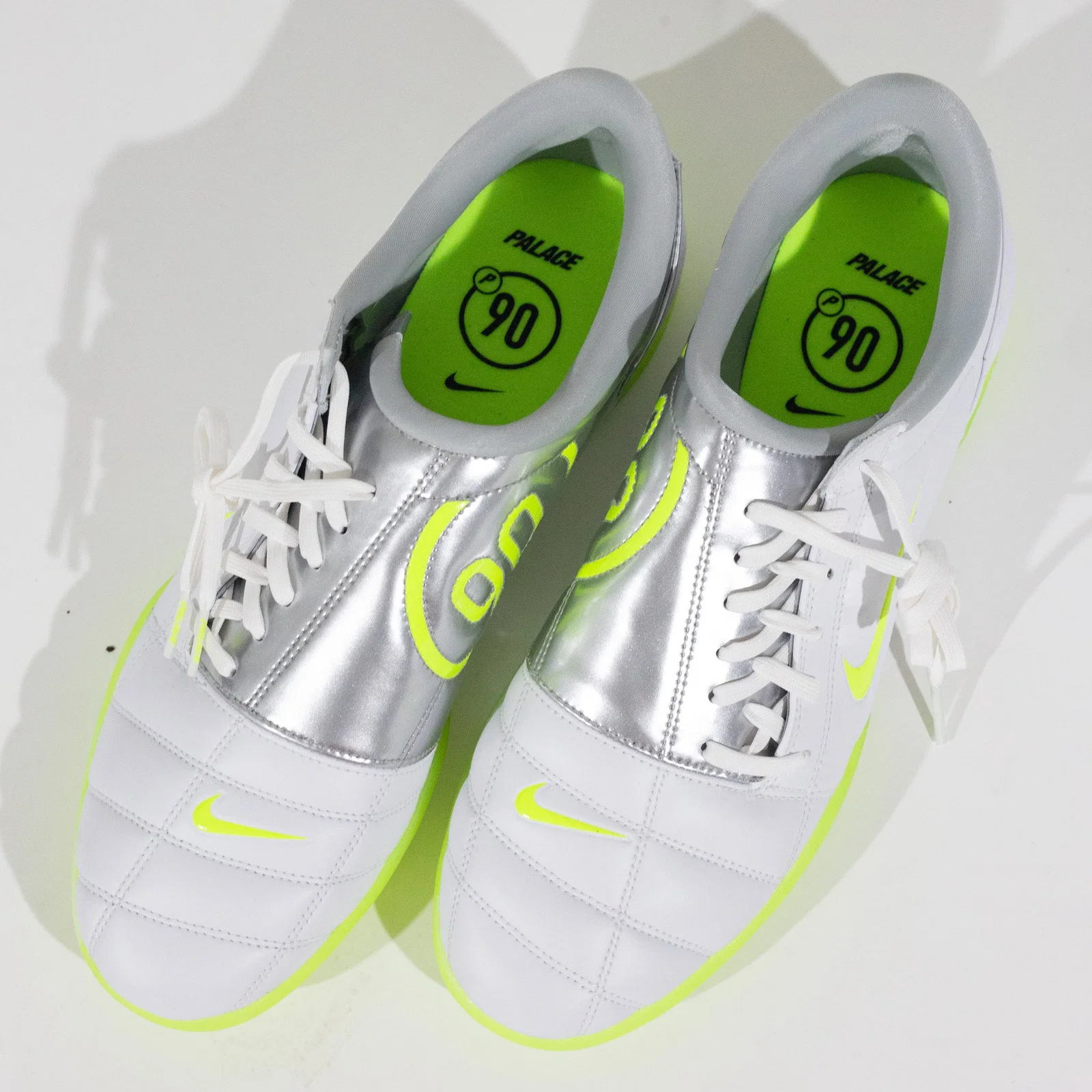 Chuteira Total 90 classic Palace Skateboards x Nike - Total 90 ‘P90’ — foto 5