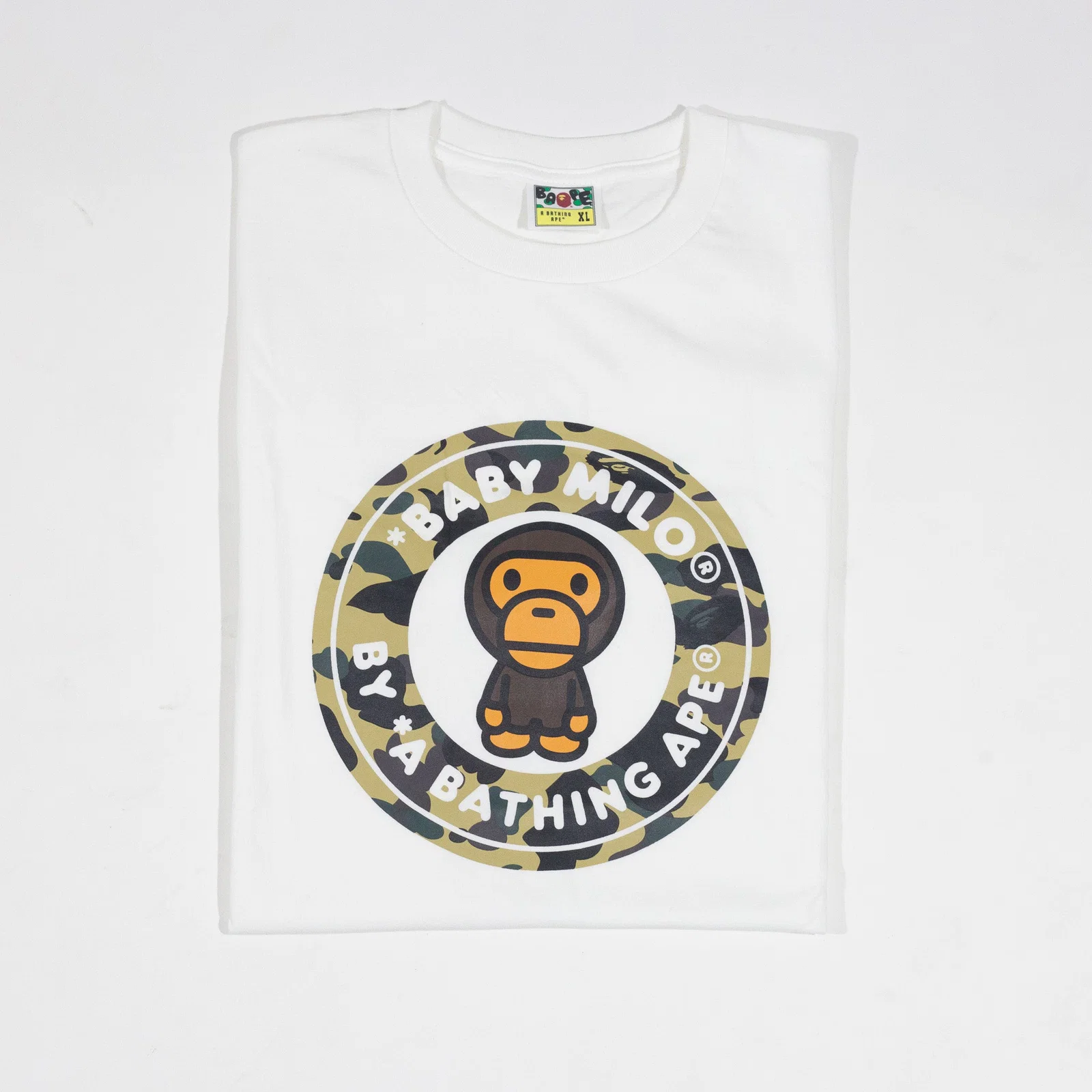 Camiseta BAPE Camoilo Busy Works Branca e Amarelo
