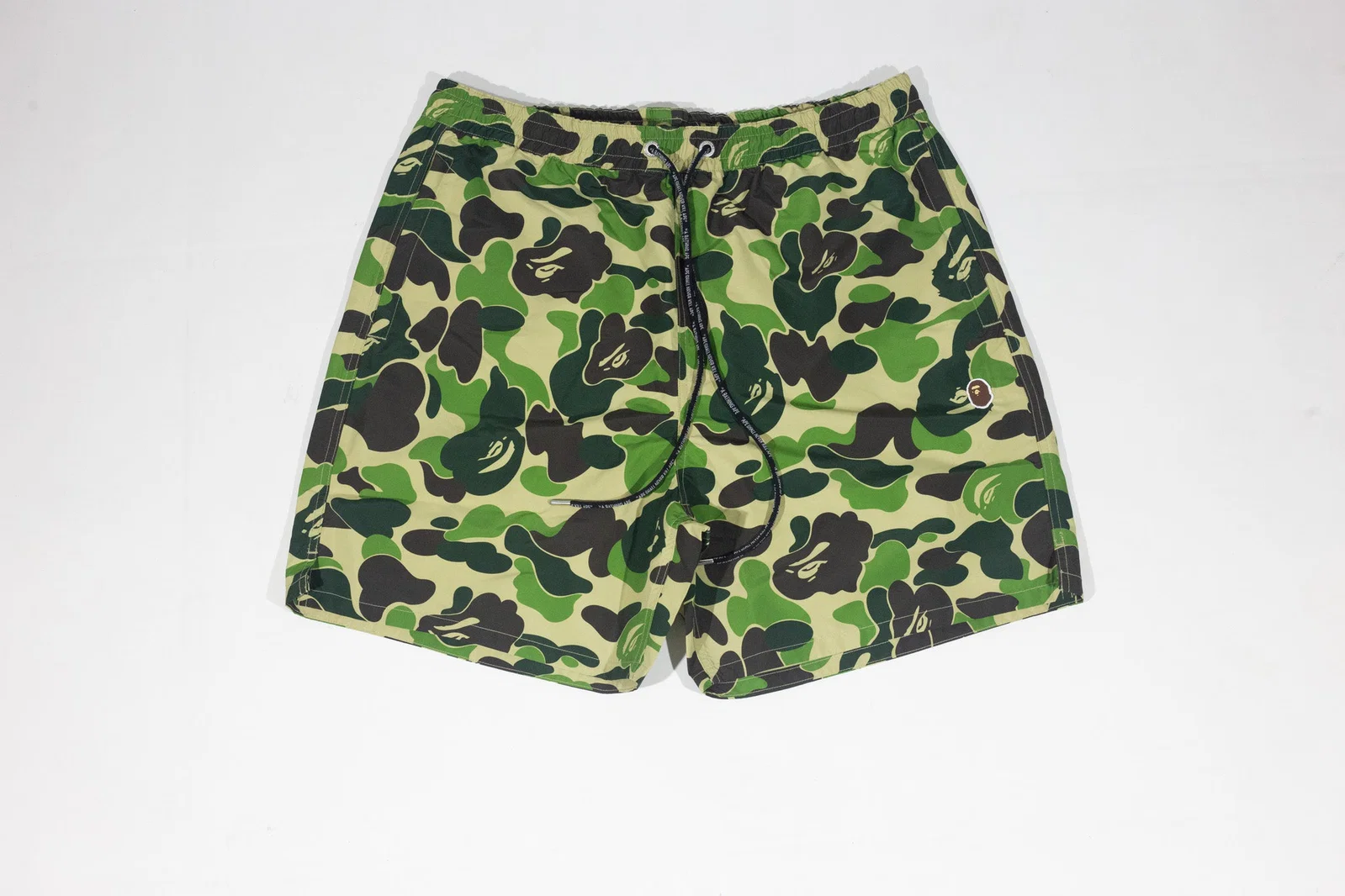 Bermuda BAPE Colour Camo One Point Beach Short Verde — foto 2