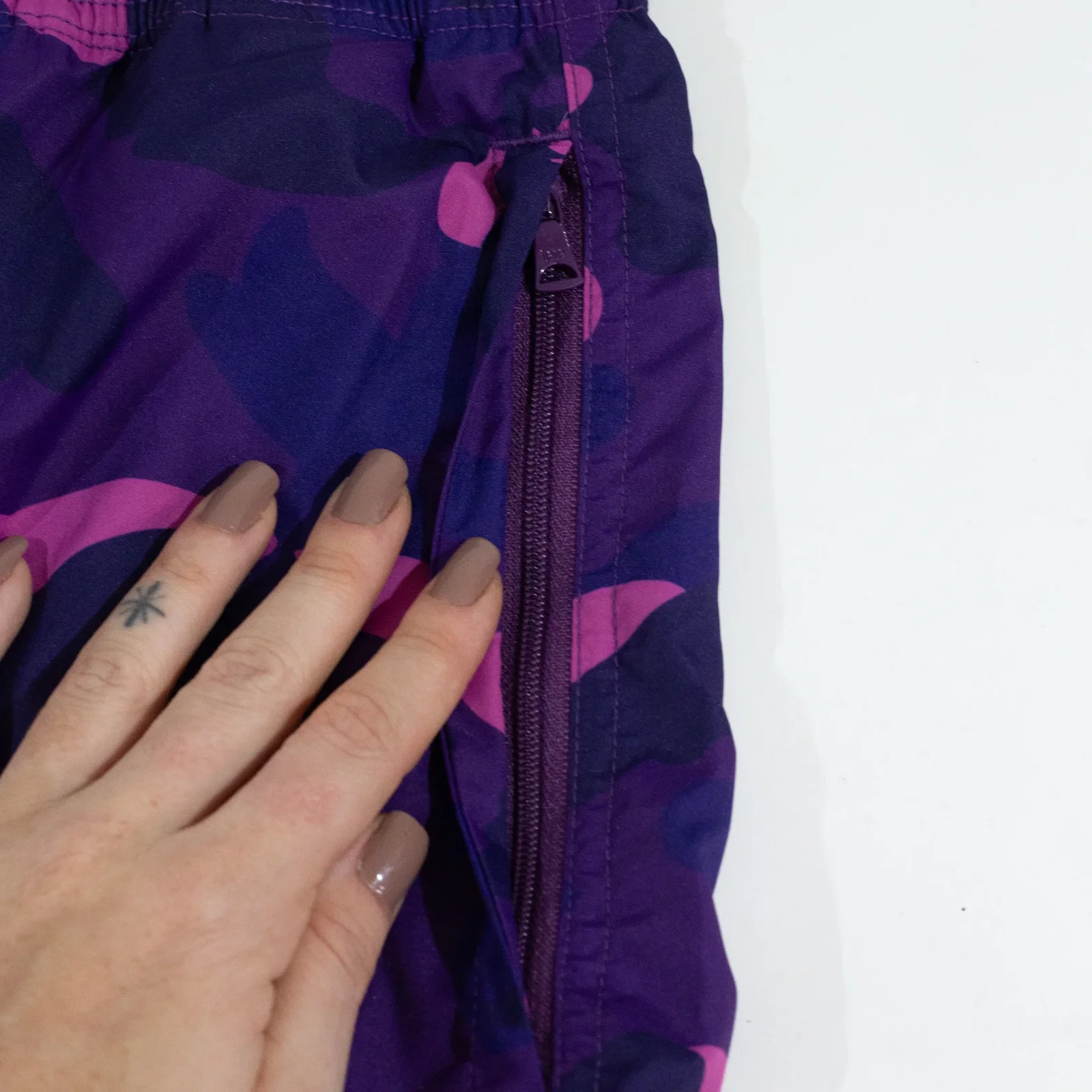 Bermuda BAPE Colour Camo One Point Beach — foto 4