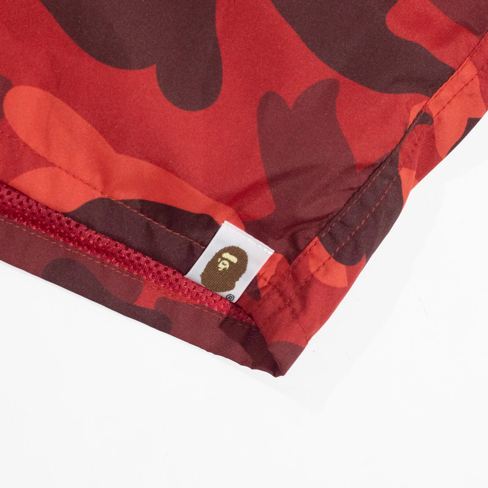 Bermuda BAPE Colour Camo One Point Beach Vermelha — foto 6