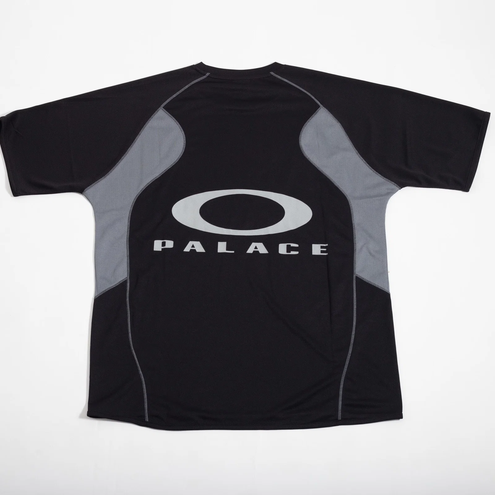 Jersey Palace x Oakley Preta — foto 6