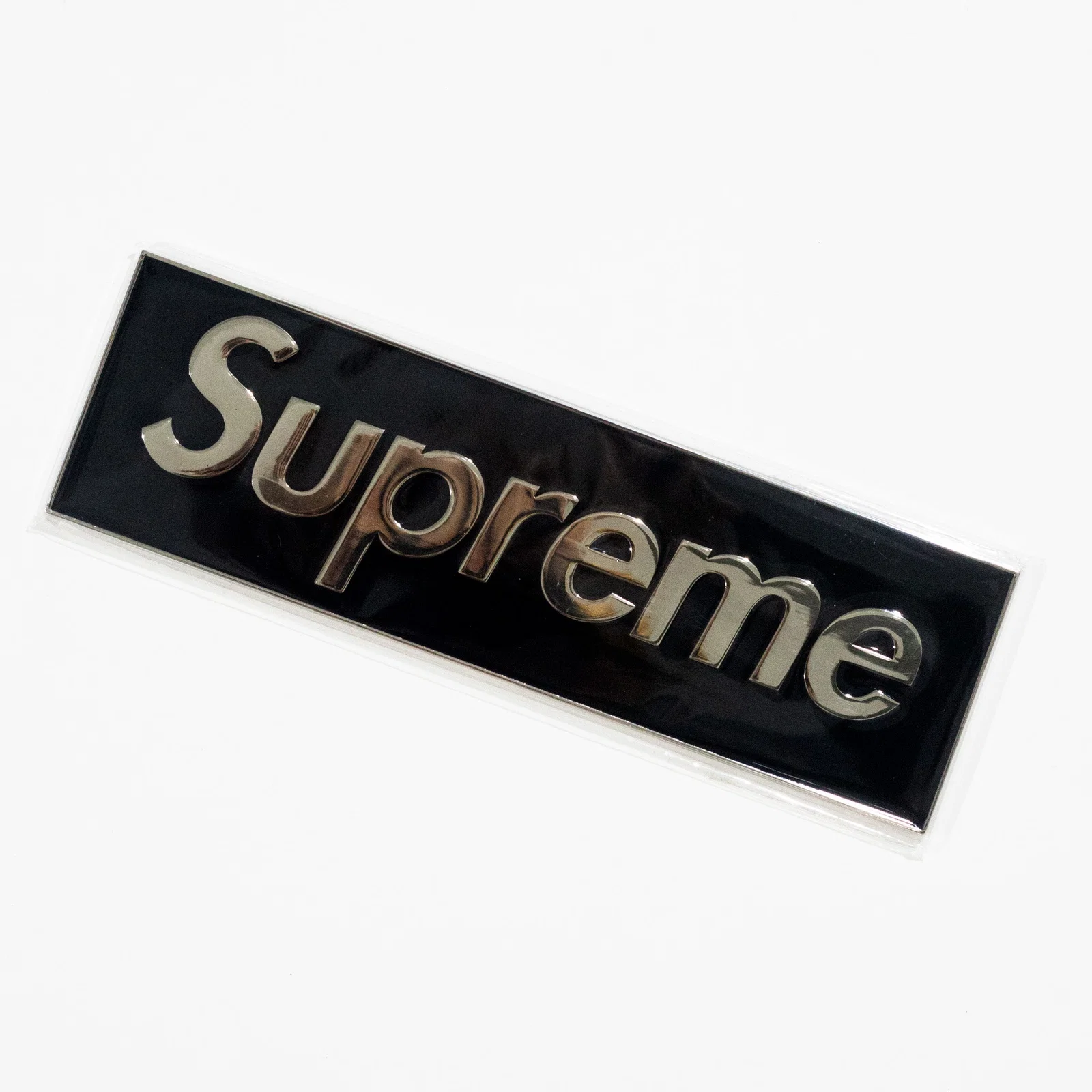 Emblema de metal cromado Supreme Box Logo Car Emblem  adesivo 3M — foto 3
