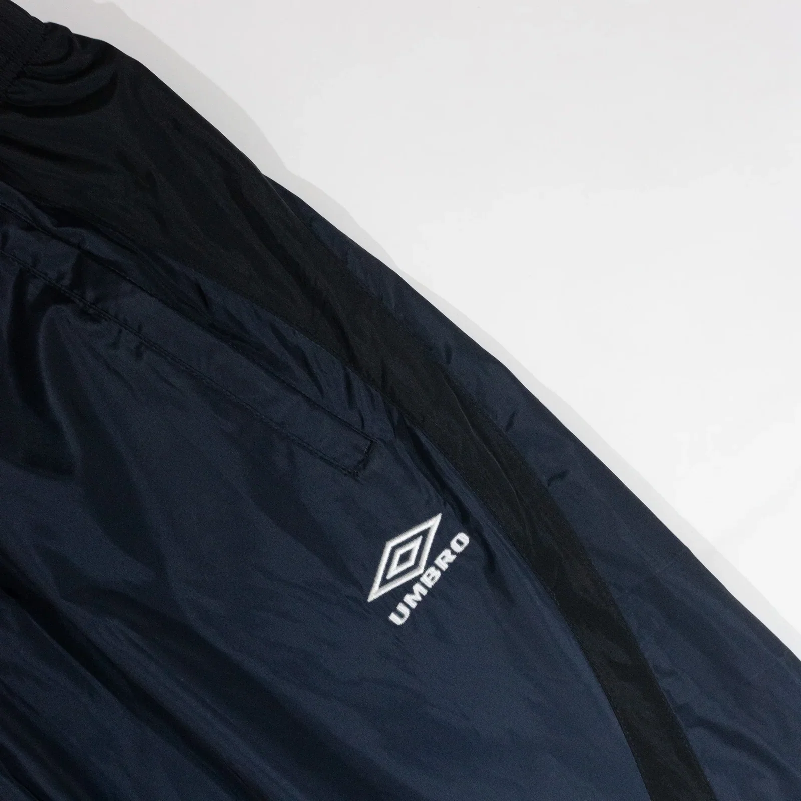 Conjunto Supreme x Umbro Track Gradient Preto — foto 13
