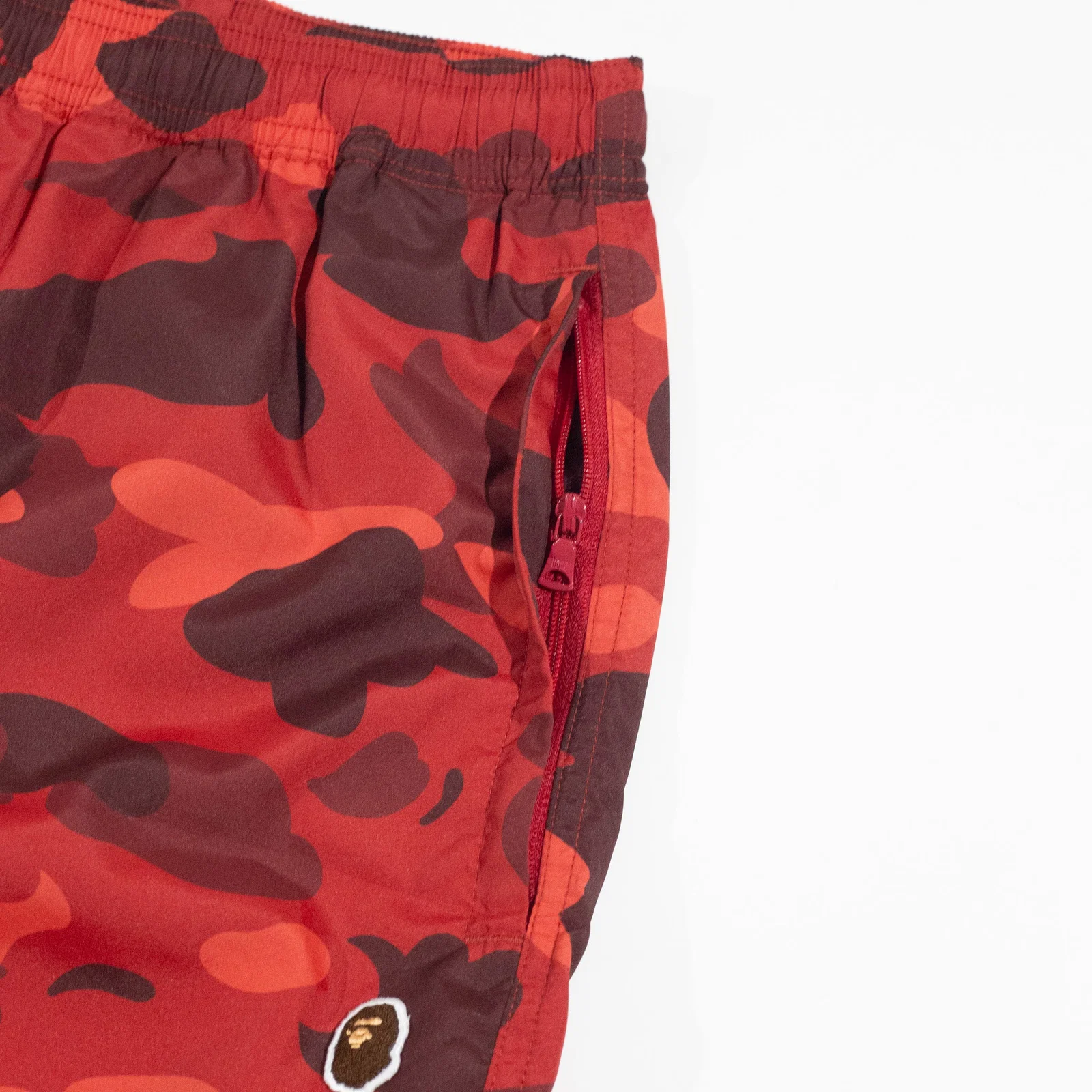 Bermuda BAPE Colour Camo One Point Beach Vermelha — foto 7
