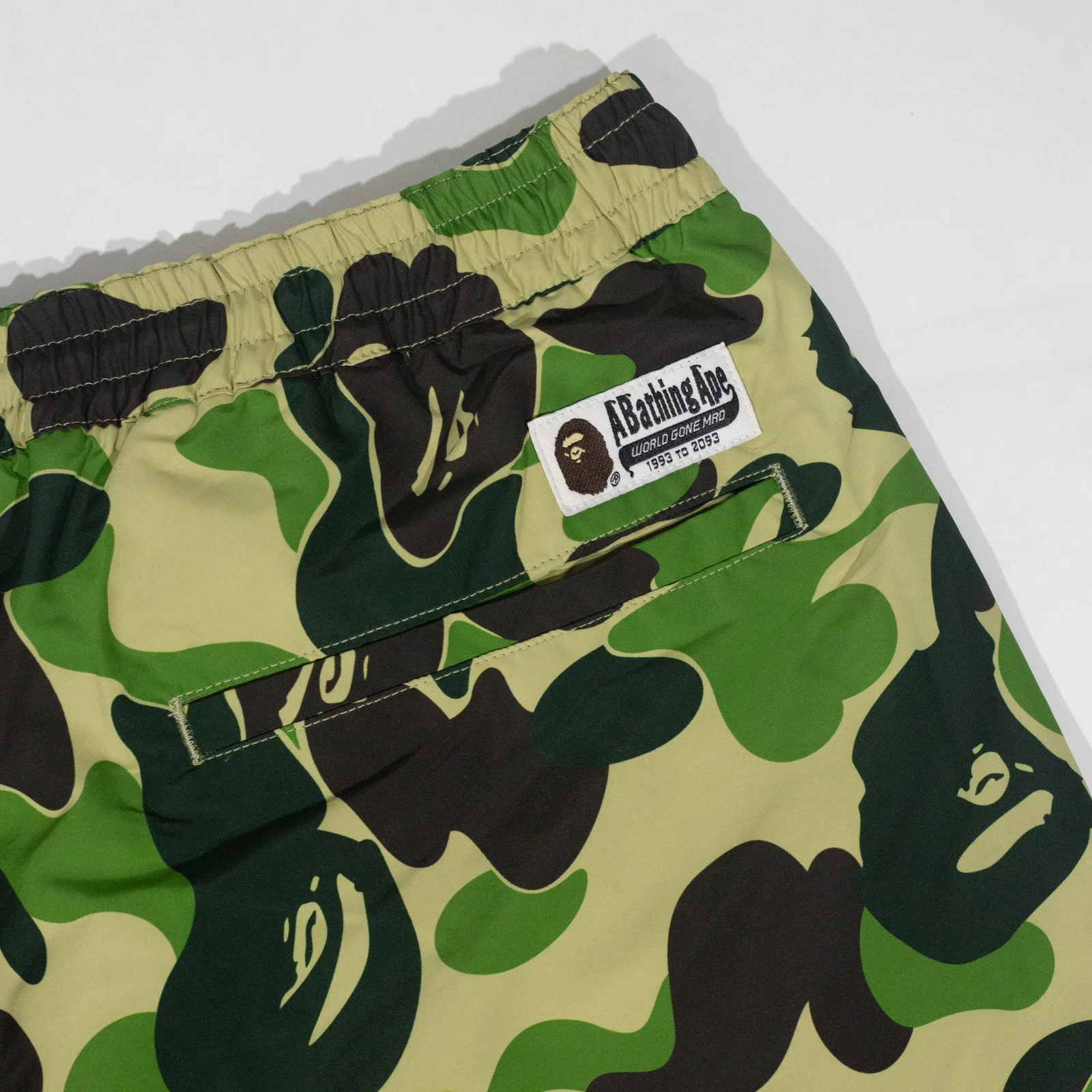 Bermuda BAPE Colour Camo One Point Beach Short Verde — foto 5