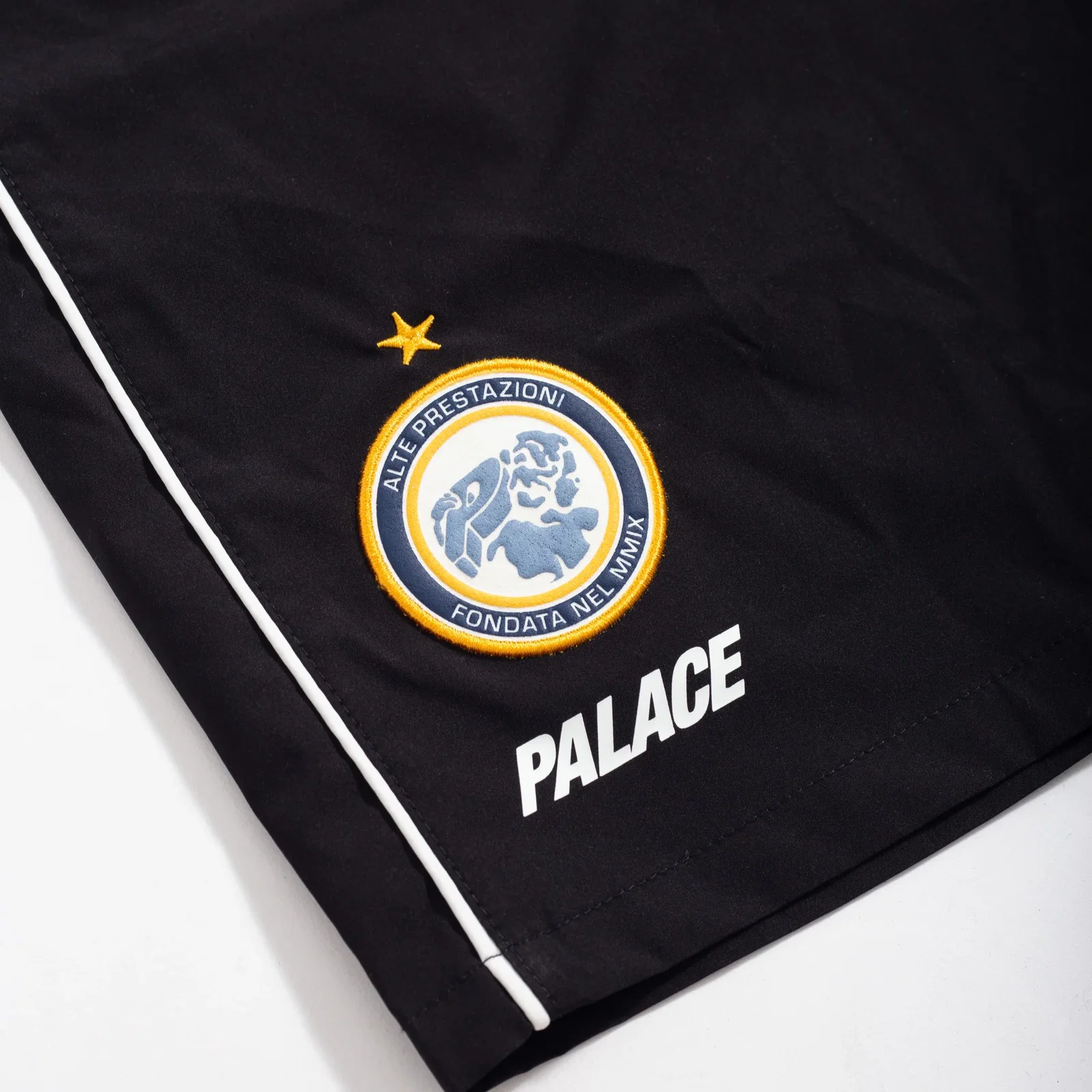 Bermuda Palace x Umbro — foto 2