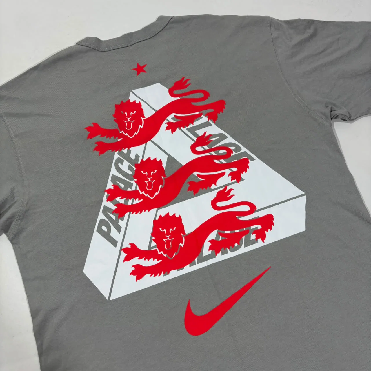 Camiseta England Nike x Palace Premium T-Shirt - Gray — foto 3