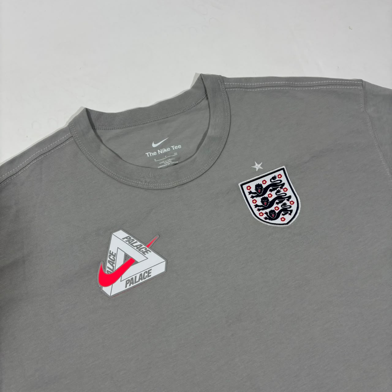 Camiseta England Nike x Palace Premium T-Shirt - Gray — foto 4