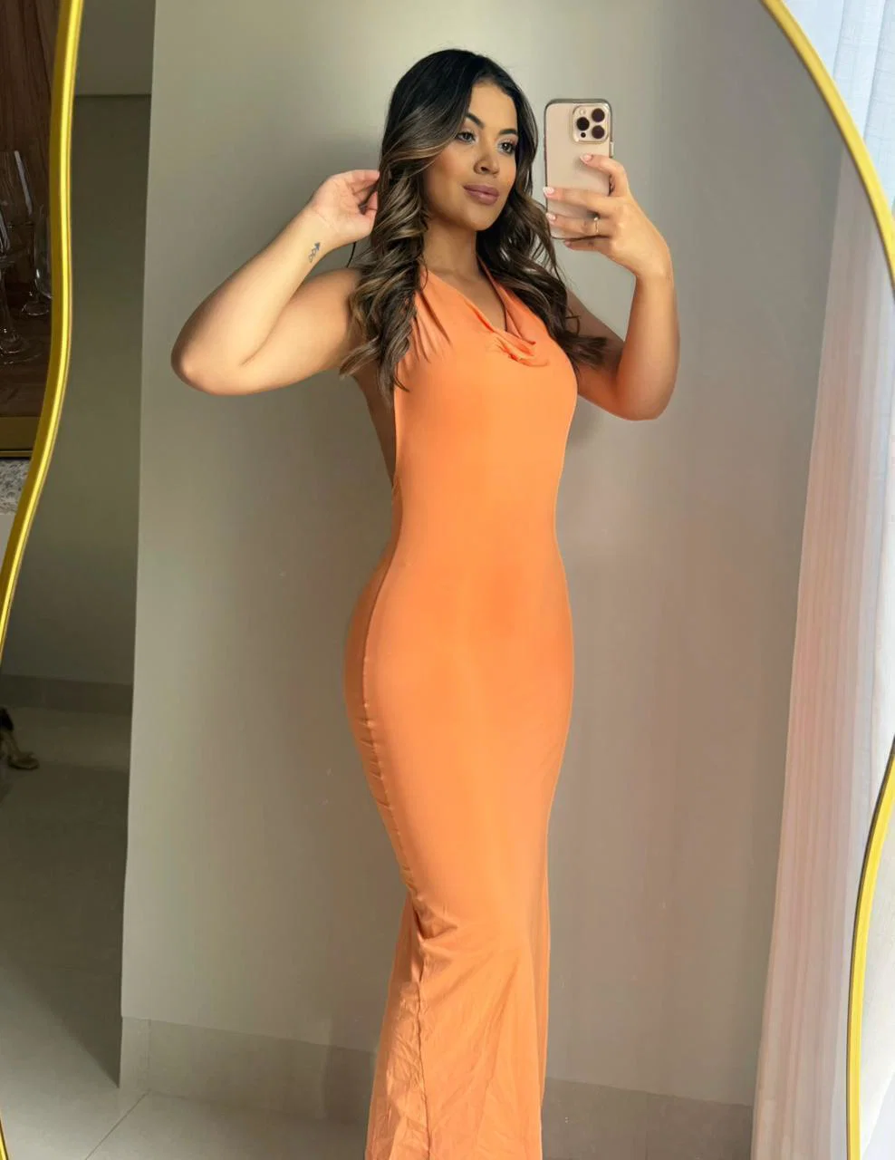 Vestido Zara confeccionado em malha de poliamida dupla.