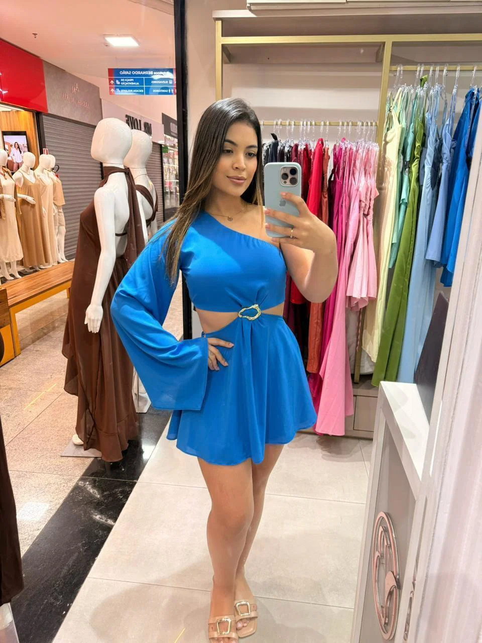 Vestido Fernanda em mosseline, leve e fluido.