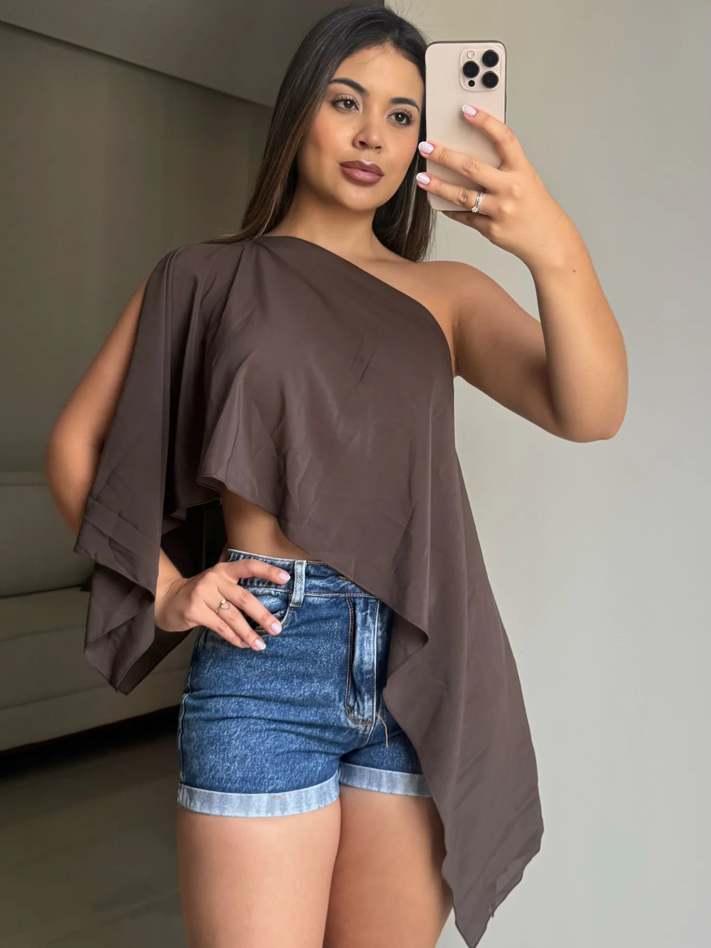 Blusa Nay em mosseline, modelo cropped multiformas. — foto 2