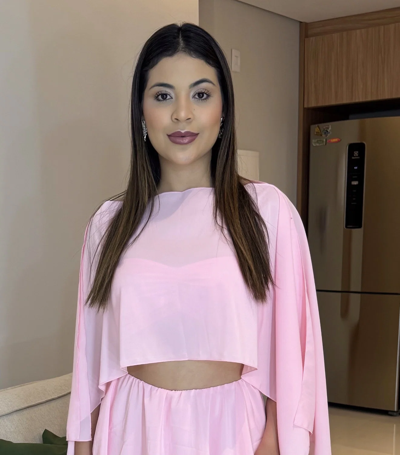 Blusa Nay em mosseline, modelo cropped multiformas. — foto 6