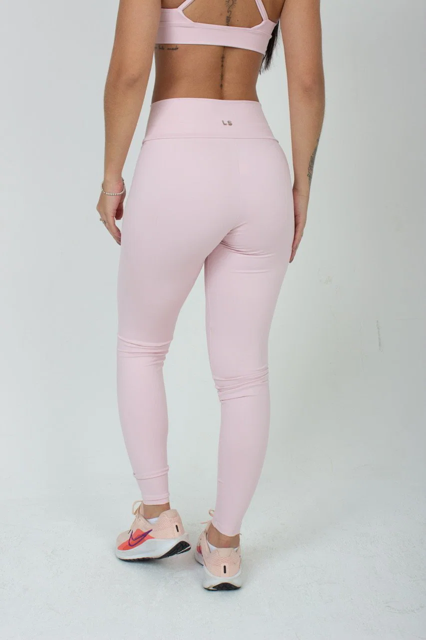 Calça legging preta com cintura alta da Lus Store. — foto 6