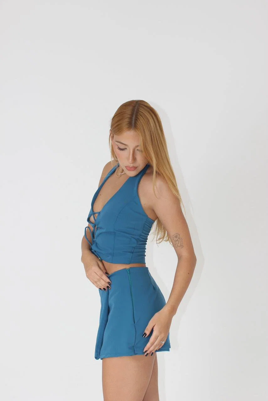 Short saia alfaiataria com design transpassado e zíper lateral. — foto 6