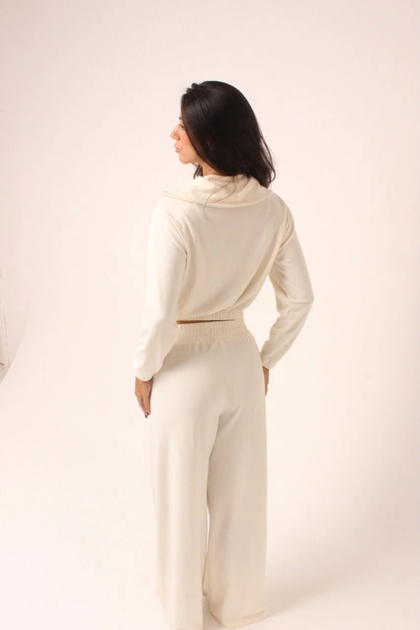 Calça de moletom pantalona com cós de elástico e bolsos frontais. — foto 5