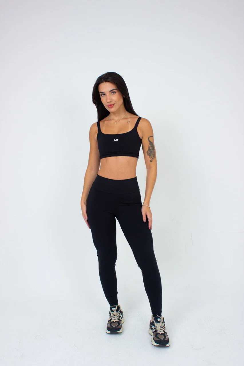 Calça legging preta com cintura alta da Lus Store. — foto 9