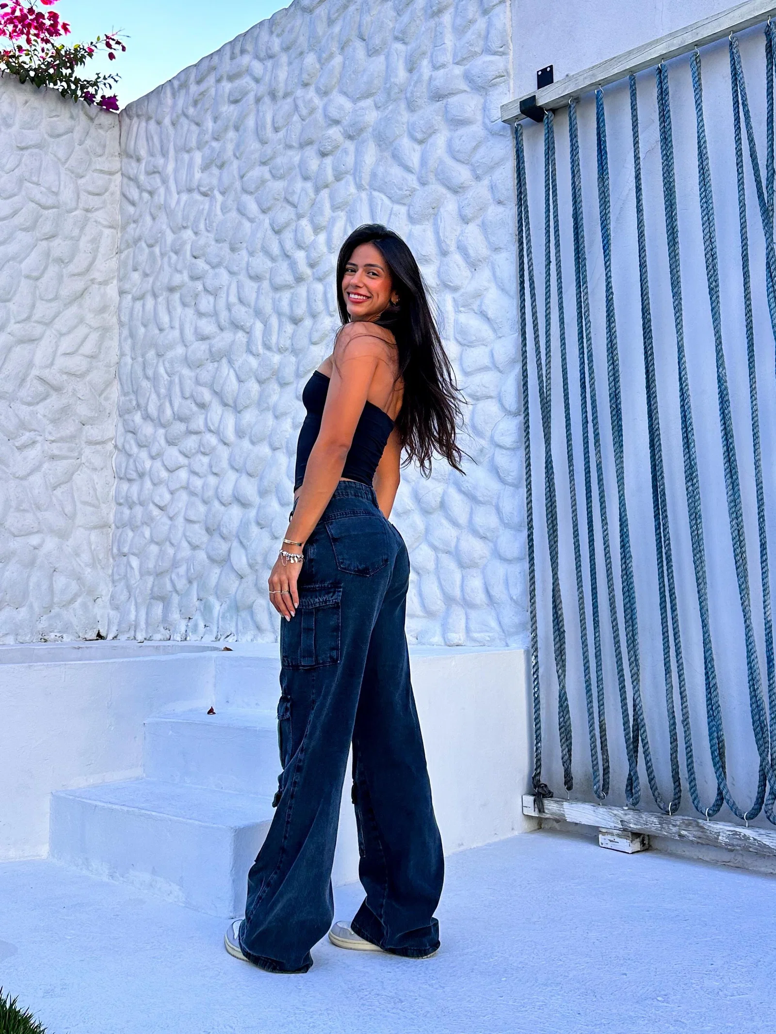 Calça Cargo 06 Bolsos Escura 46 com modelagem ampla e bolsos — foto 4