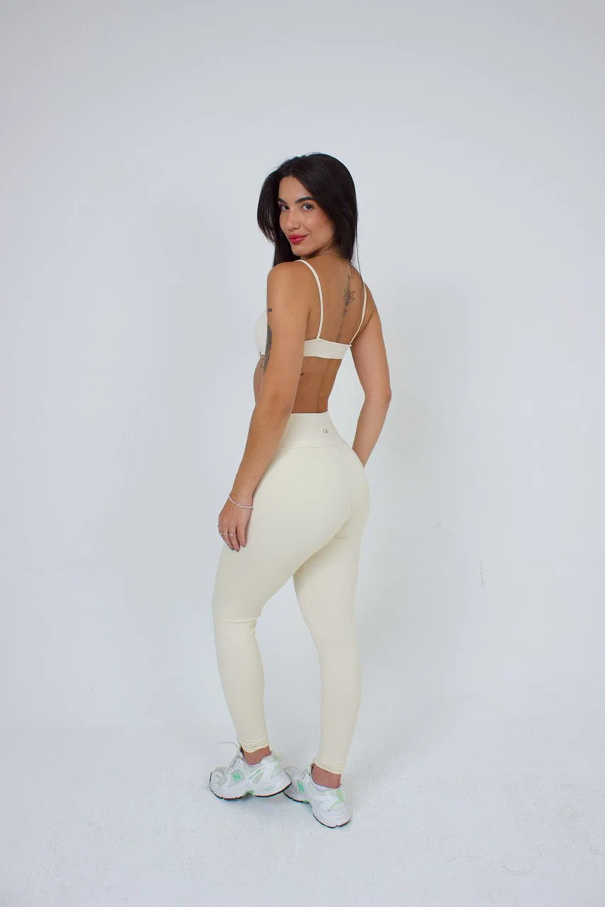 Calça legging preta com cintura alta da Lus Store. — foto 13