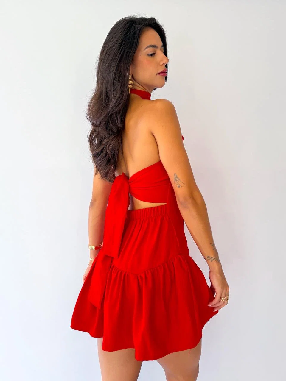 Vestido Serena em alfaitaria com decote e babado — foto 8