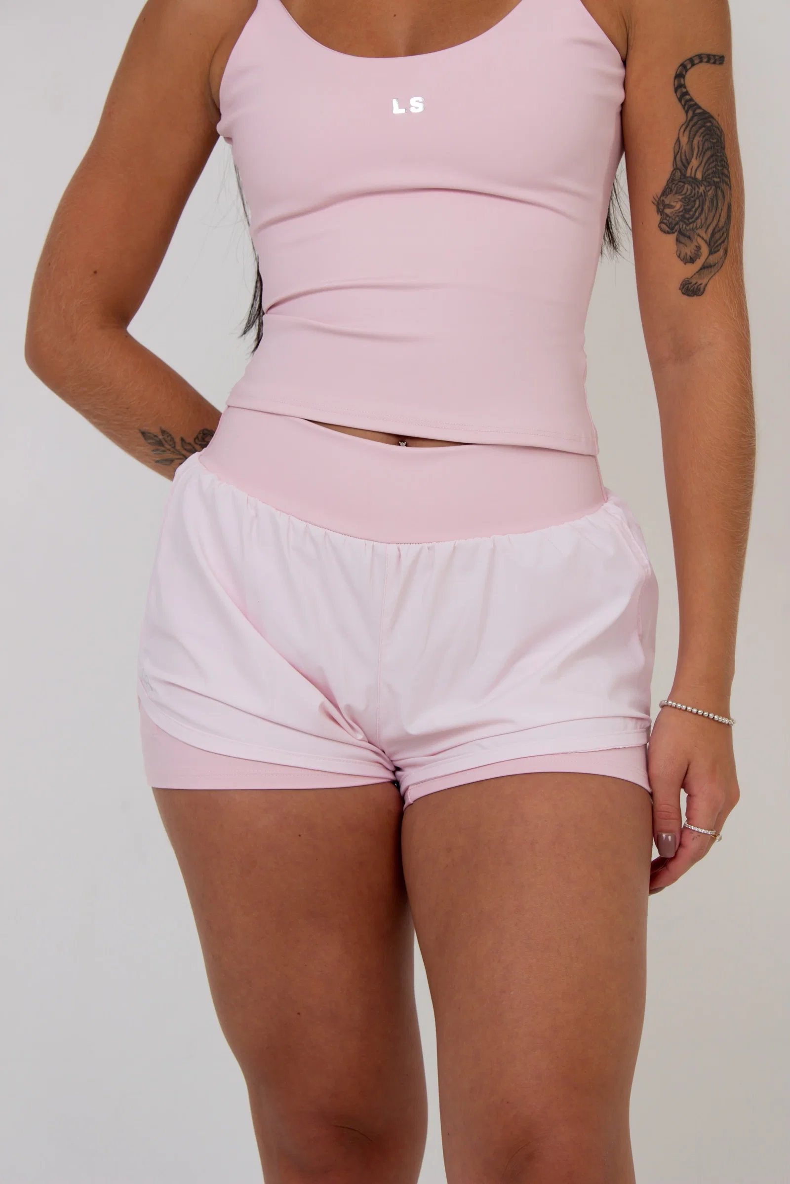Short Laura da Lus Store em tecido Dynamic Supreme e Urban Flex. — foto 7