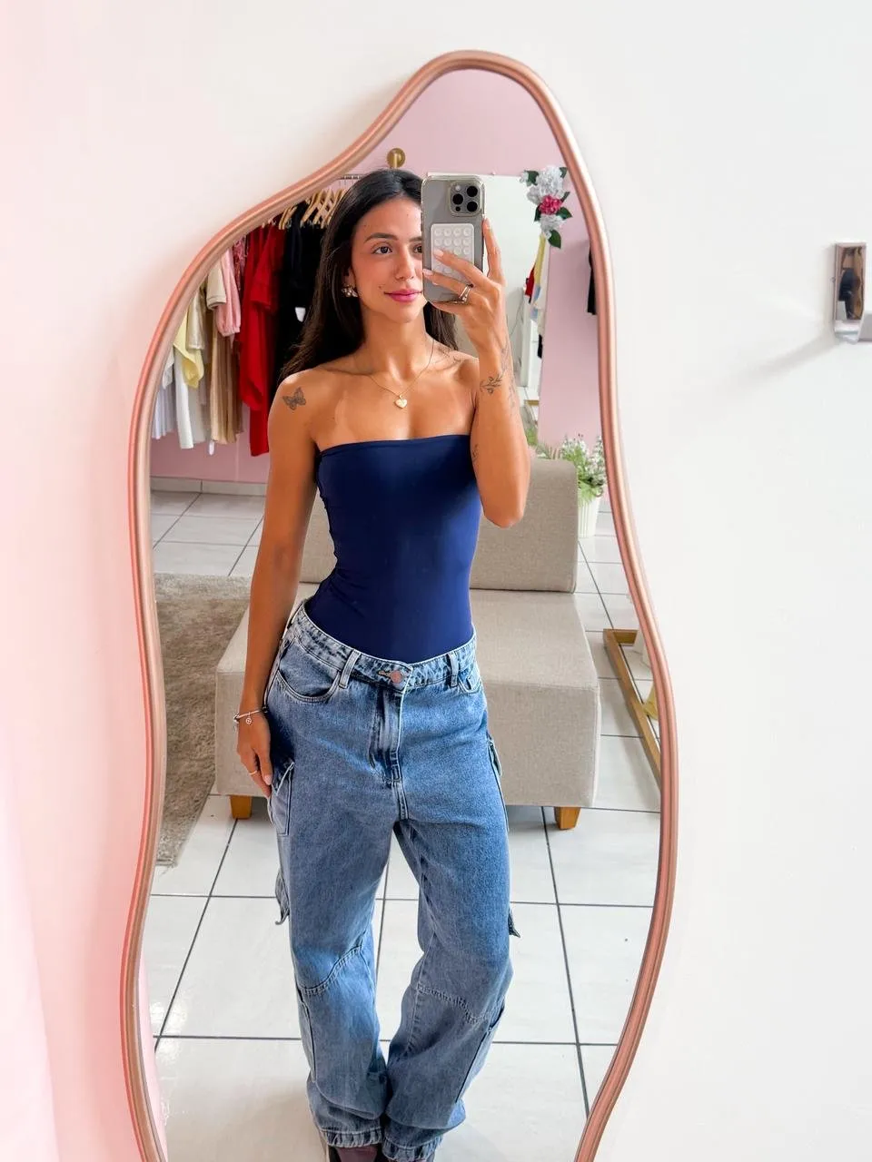 Body tomara que caia preto ou branco, confeccionado em elastano e poliamida. — foto 4