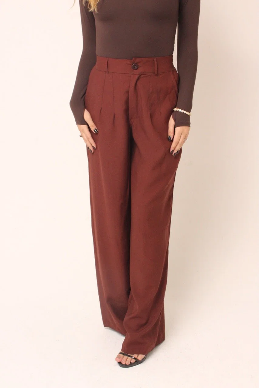 Calça alfaiataria fancy em tecido leve e elegante. — foto 10