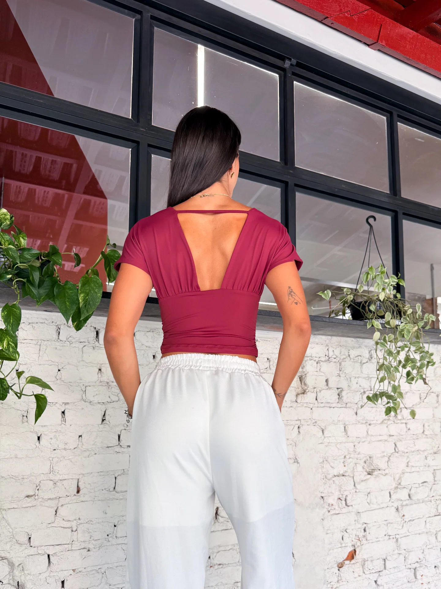 Blusa Decote V com Manga da Lus Store em fundo neutro. — foto 12