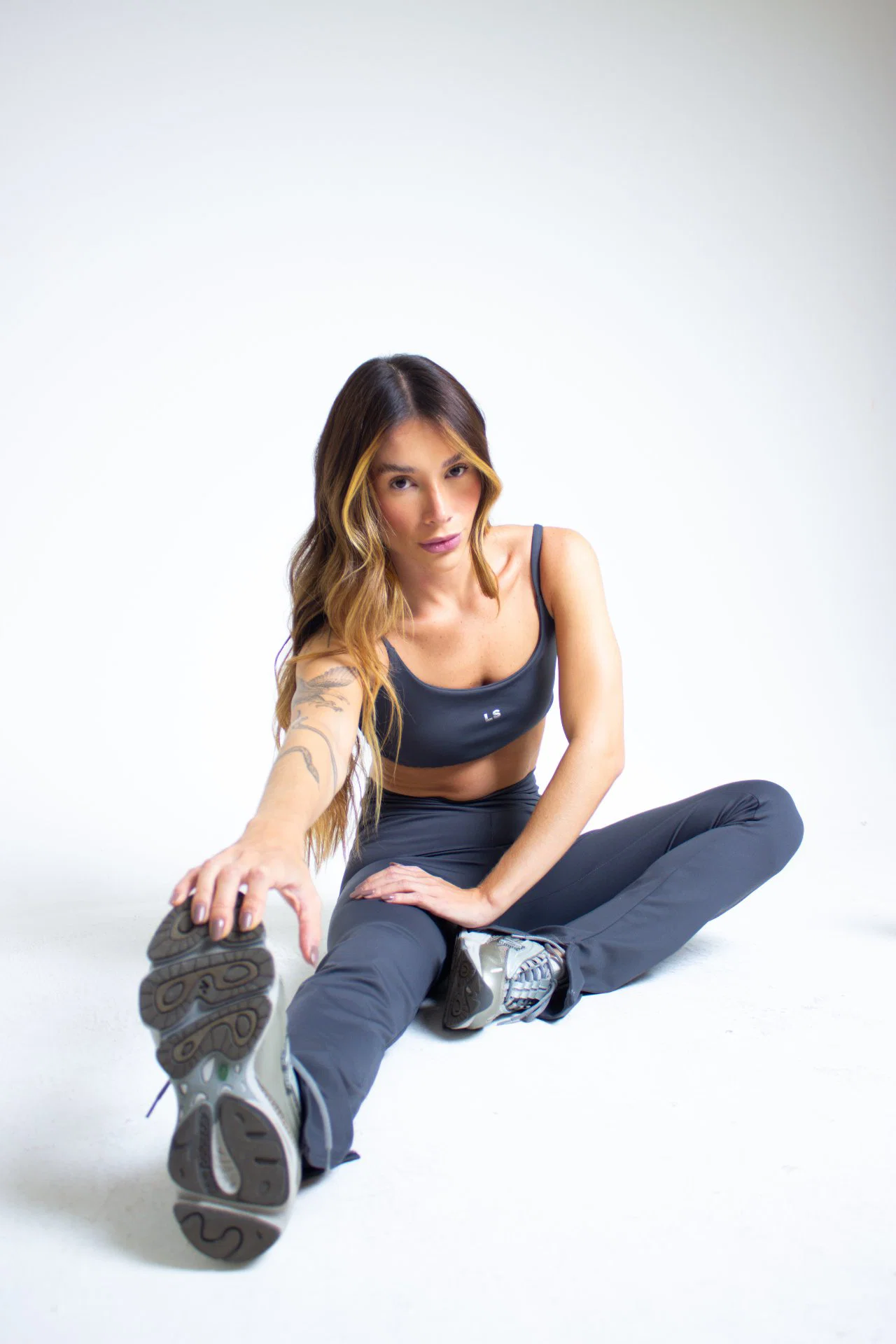 Calça Flare com Fenda da Lus Store em tecido dynamic supreme. — foto 6